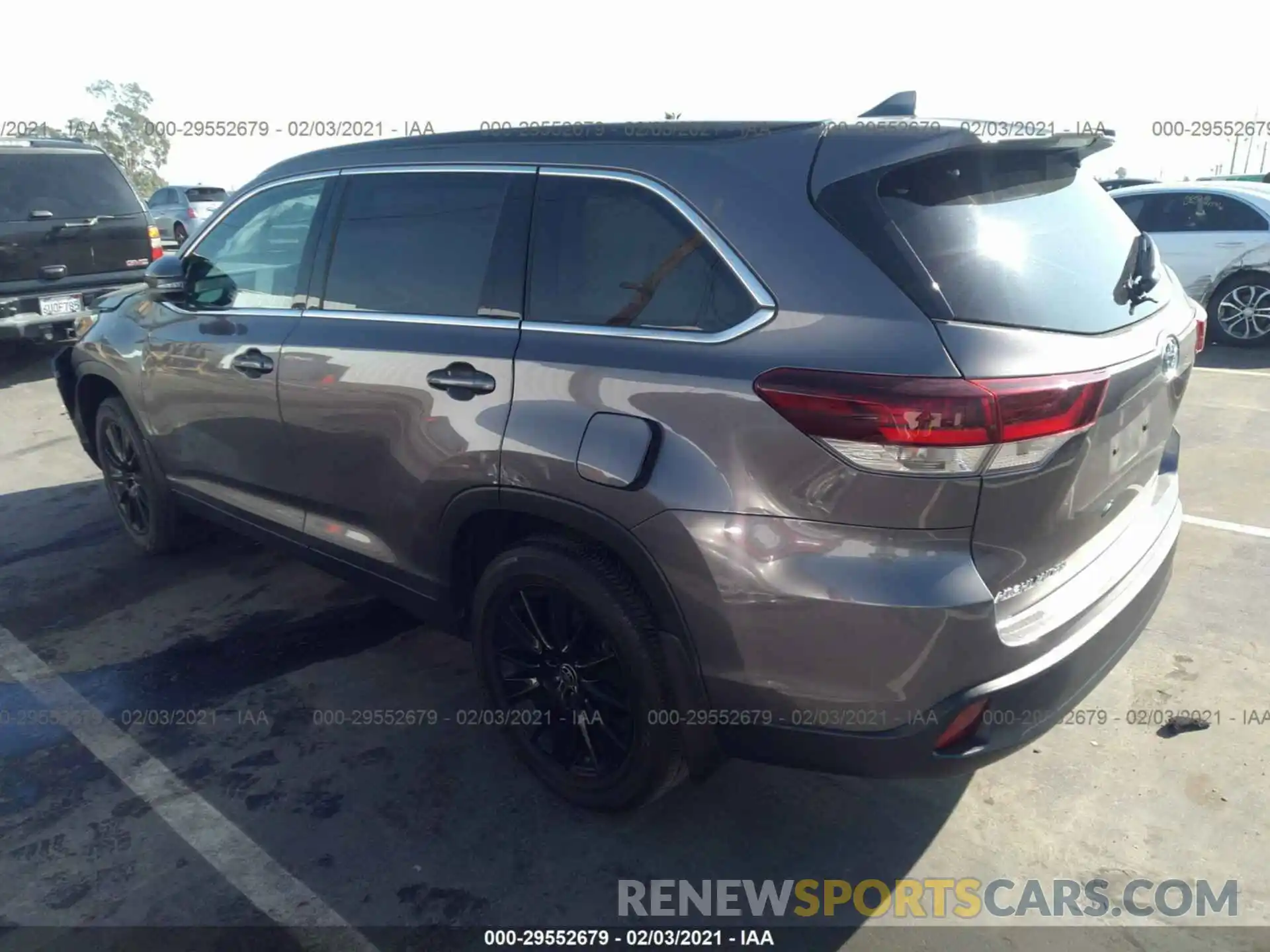 3 Photograph of a damaged car 5TDKZRFH5KS574710 TOYOTA HIGHLANDER 2019