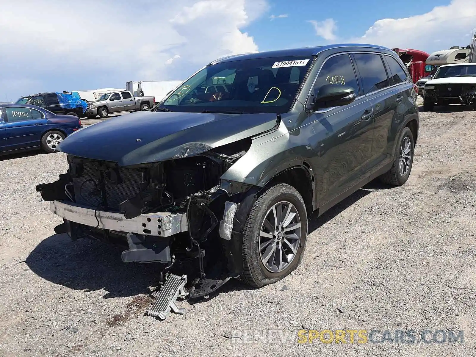 2 Photograph of a damaged car 5TDKZRFH6KS307401 TOYOTA HIGHLANDER 2019