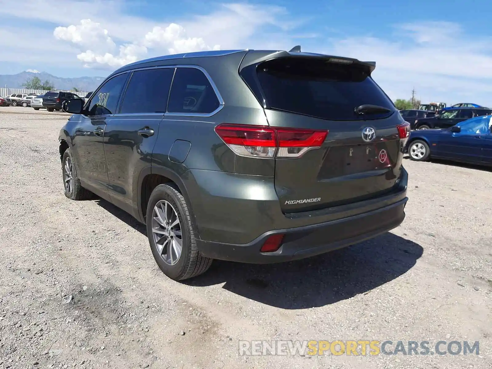 3 Photograph of a damaged car 5TDKZRFH6KS307401 TOYOTA HIGHLANDER 2019