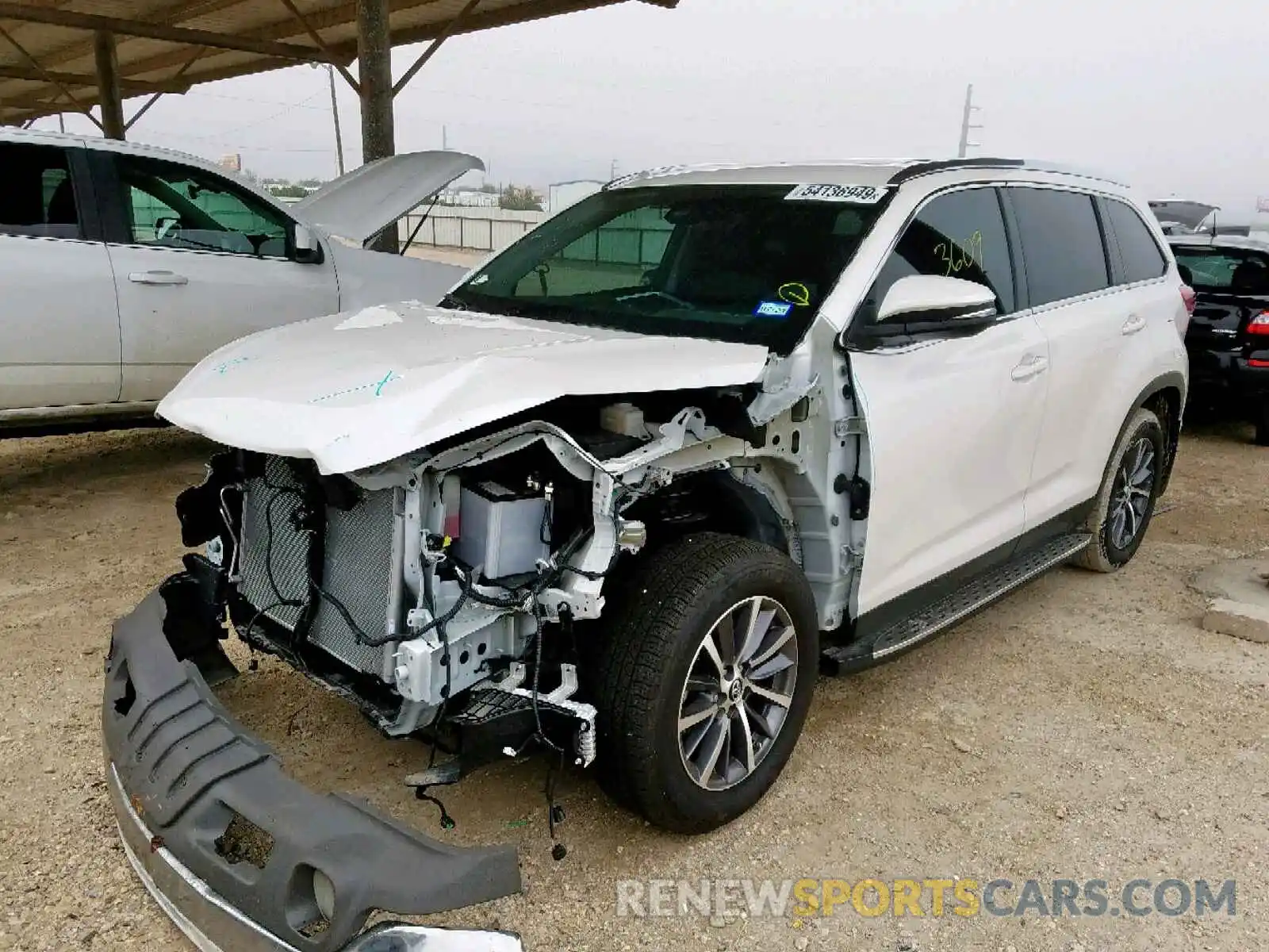 2 Photograph of a damaged car 5TDKZRFH6KS312579 TOYOTA HIGHLANDER 2019