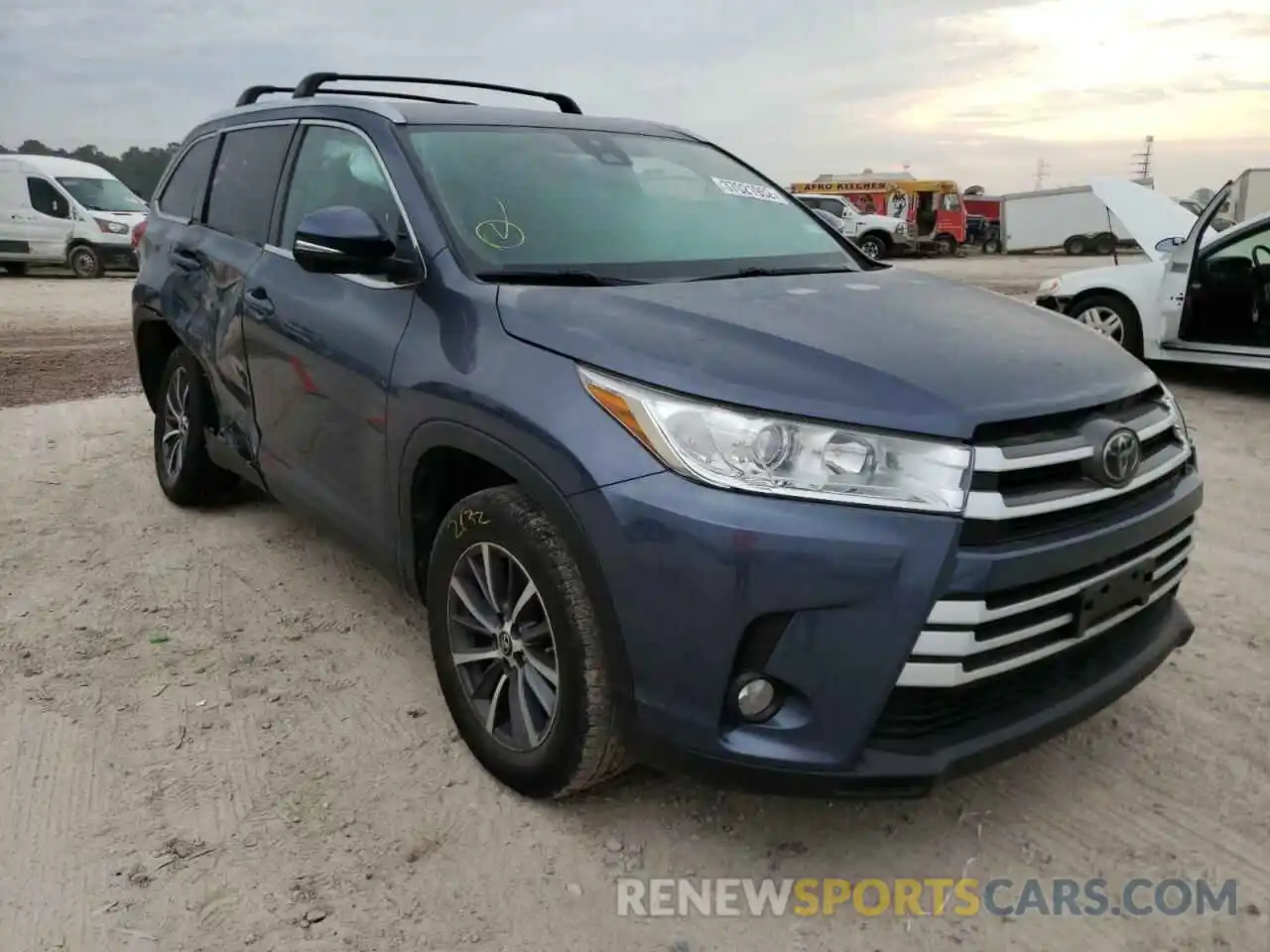 1 Photograph of a damaged car 5TDKZRFH6KS319368 TOYOTA HIGHLANDER 2019