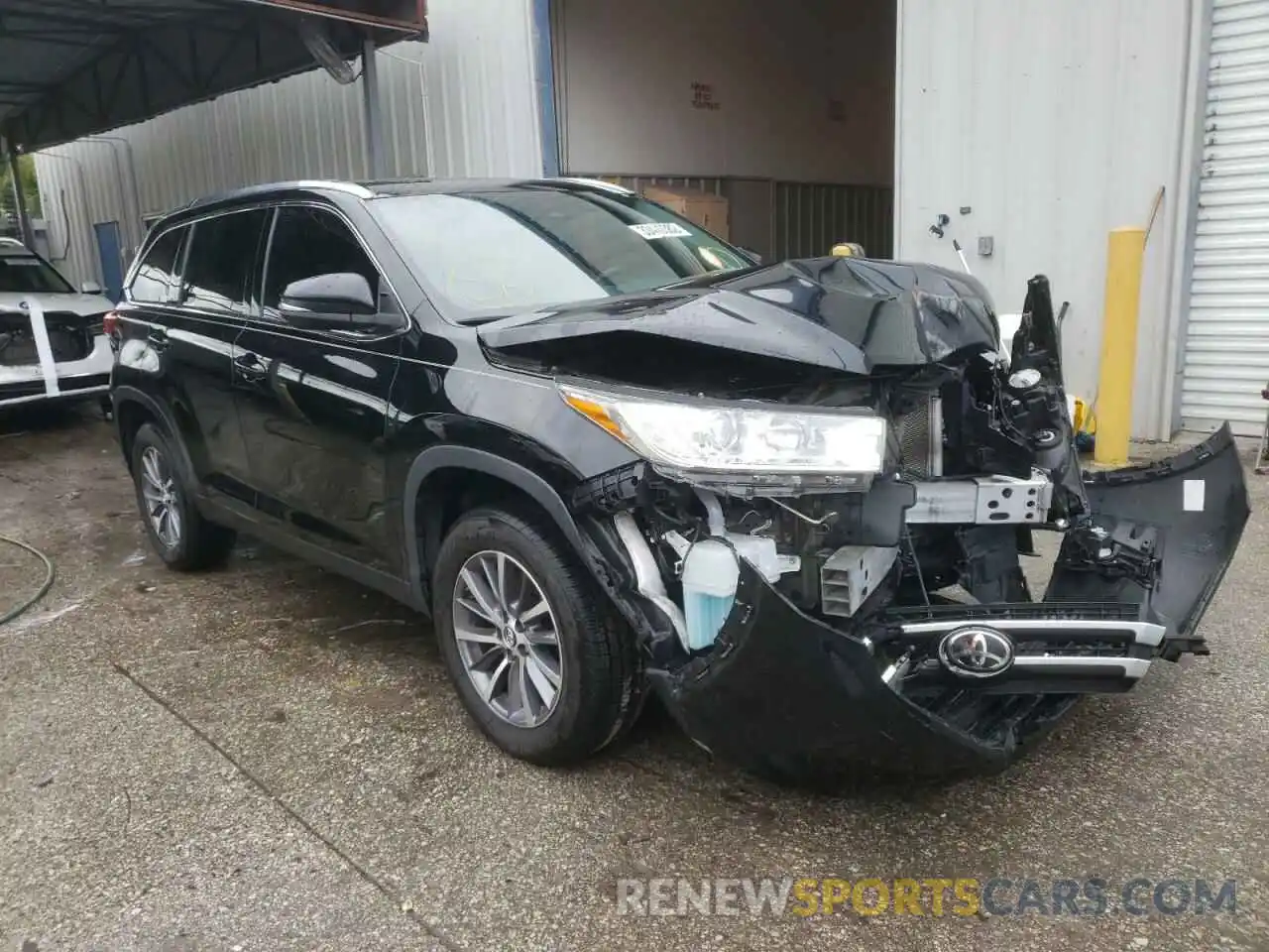 1 Photograph of a damaged car 5TDKZRFH6KS327602 TOYOTA HIGHLANDER 2019