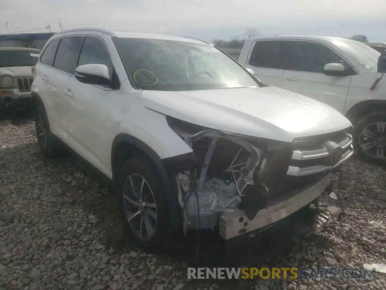 1 Photograph of a damaged car 5TDKZRFH6KS330662 TOYOTA HIGHLANDER 2019