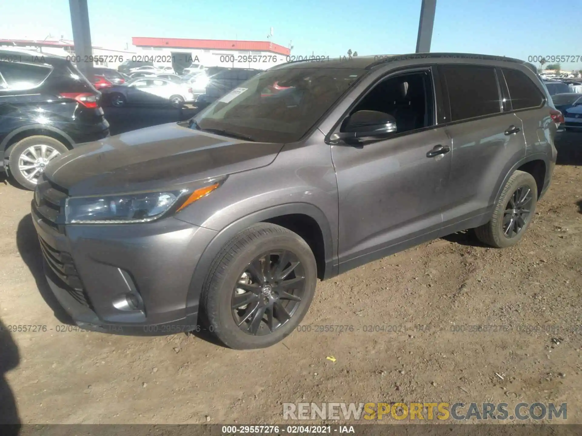 2 Photograph of a damaged car 5TDKZRFH6KS332797 TOYOTA HIGHLANDER 2019