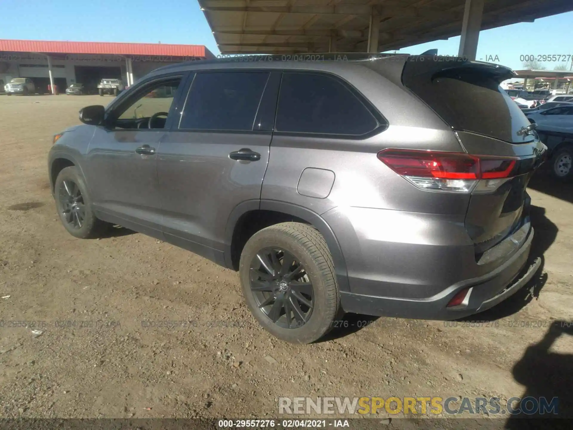 3 Photograph of a damaged car 5TDKZRFH6KS332797 TOYOTA HIGHLANDER 2019