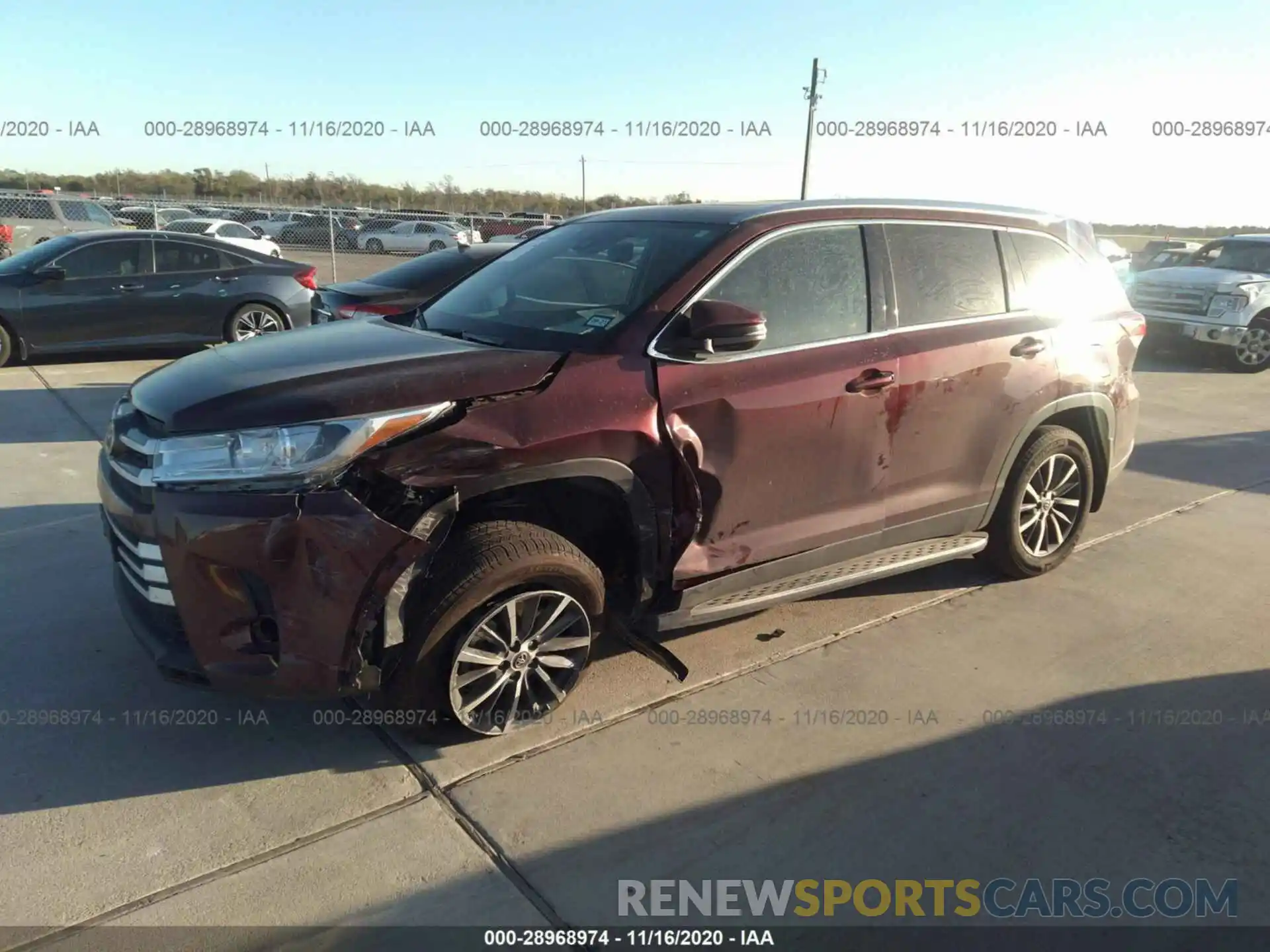 2 Photograph of a damaged car 5TDKZRFH6KS335344 TOYOTA HIGHLANDER 2019