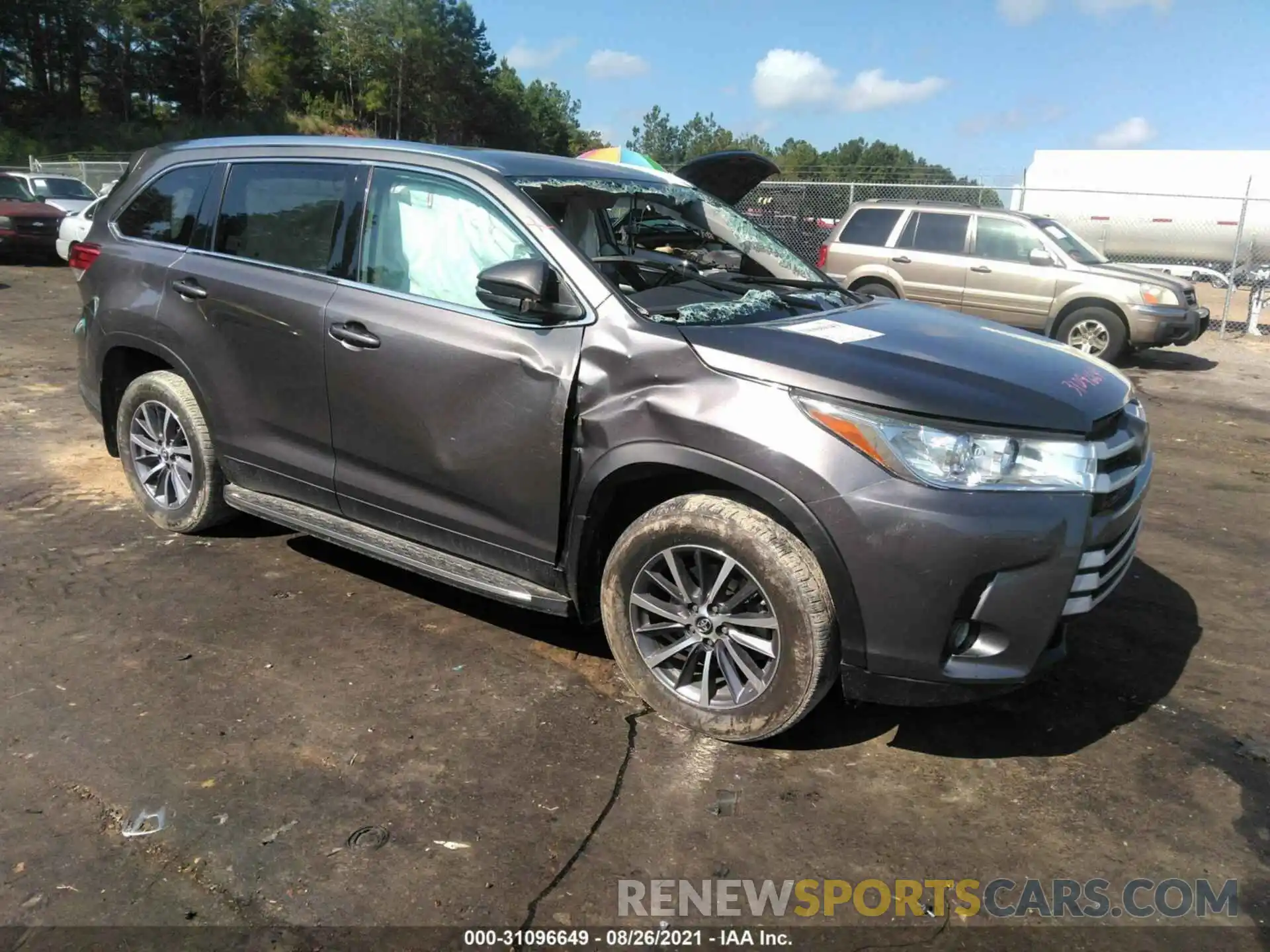 1 Photograph of a damaged car 5TDKZRFH6KS336476 TOYOTA HIGHLANDER 2019