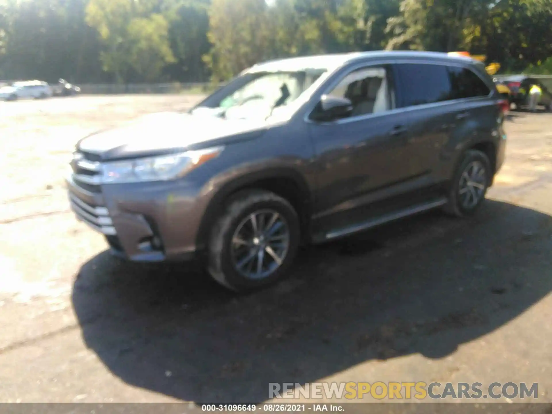 2 Photograph of a damaged car 5TDKZRFH6KS336476 TOYOTA HIGHLANDER 2019