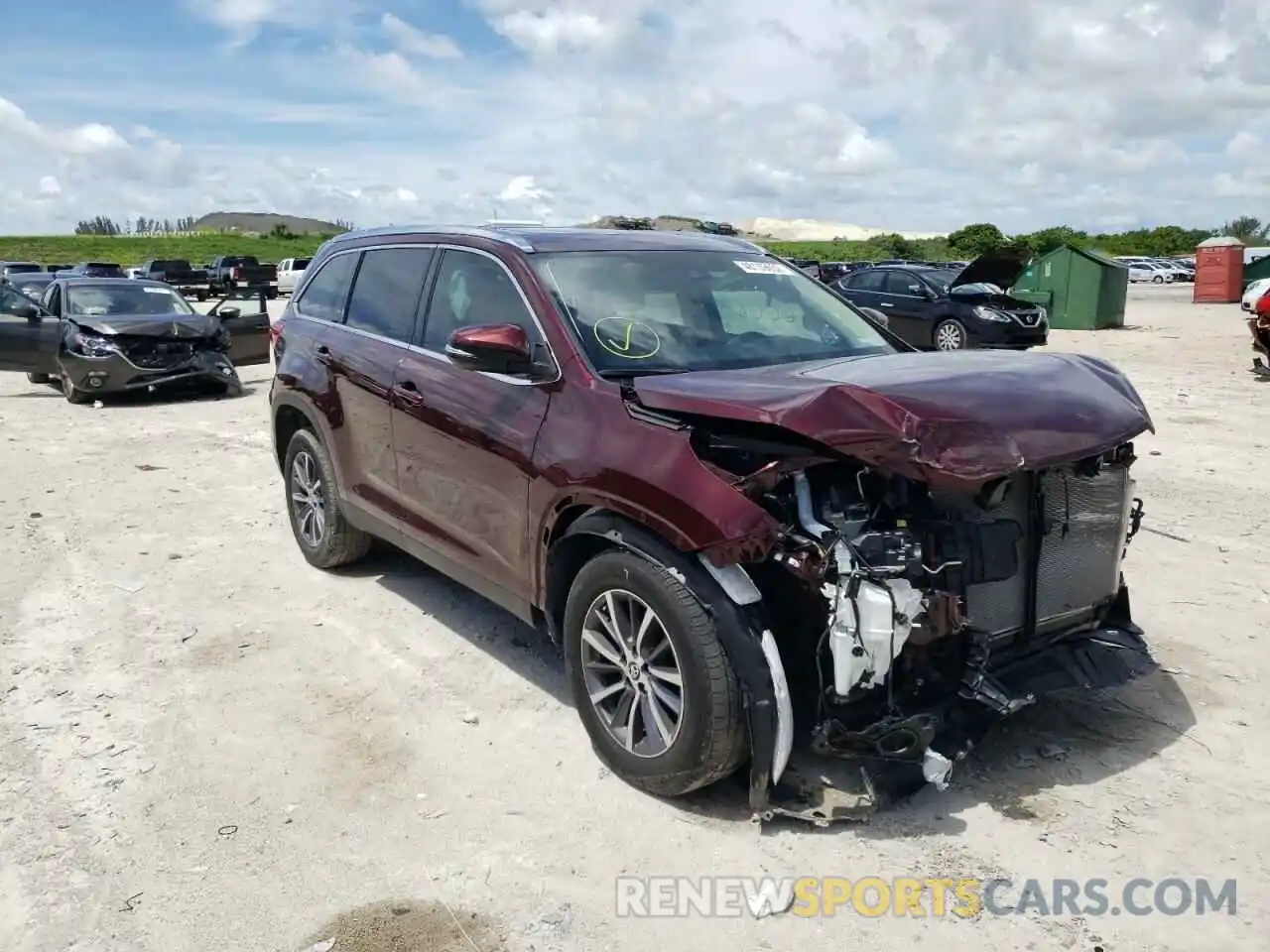 1 Photograph of a damaged car 5TDKZRFH6KS336543 TOYOTA HIGHLANDER 2019