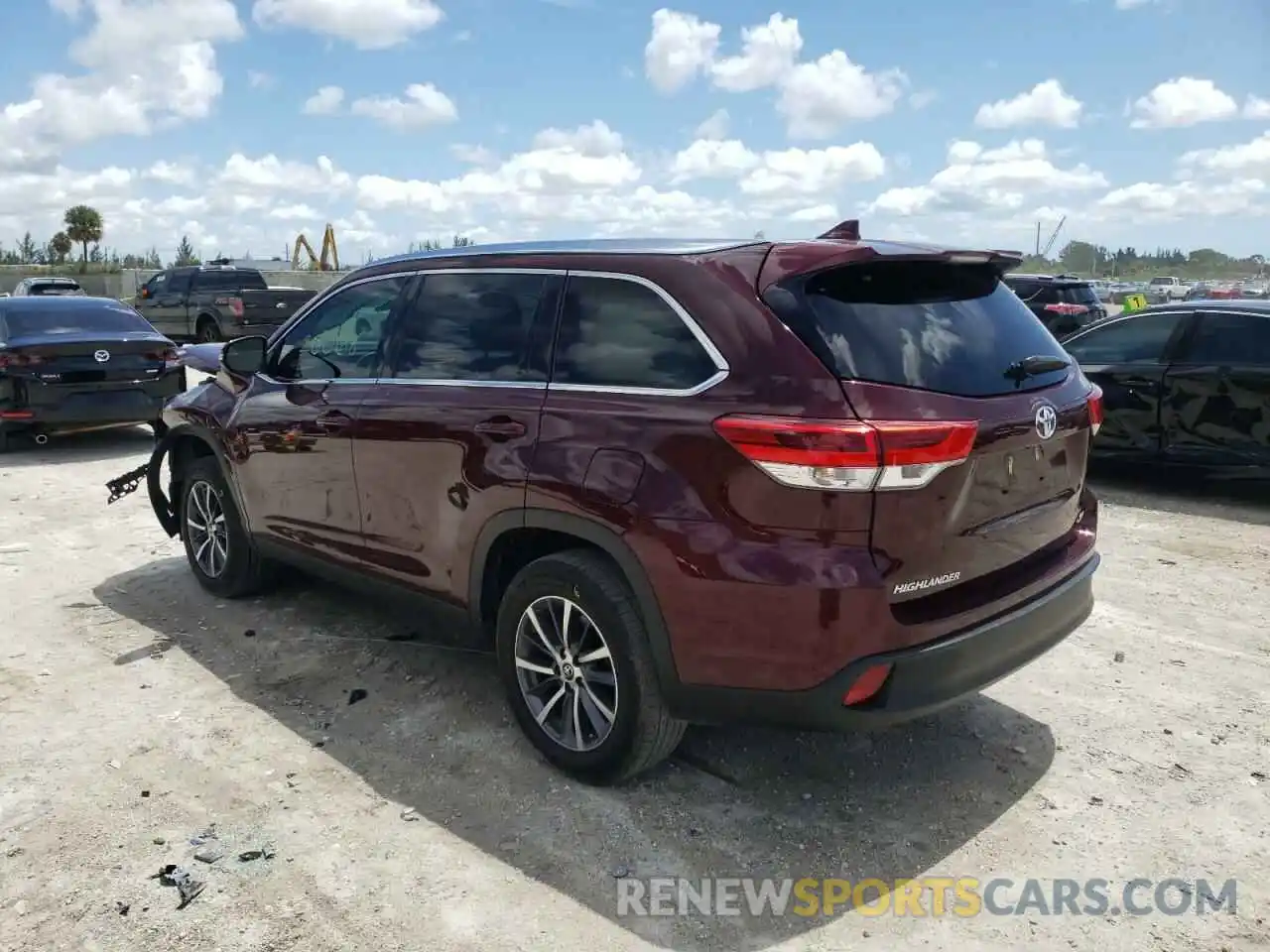 3 Photograph of a damaged car 5TDKZRFH6KS336543 TOYOTA HIGHLANDER 2019