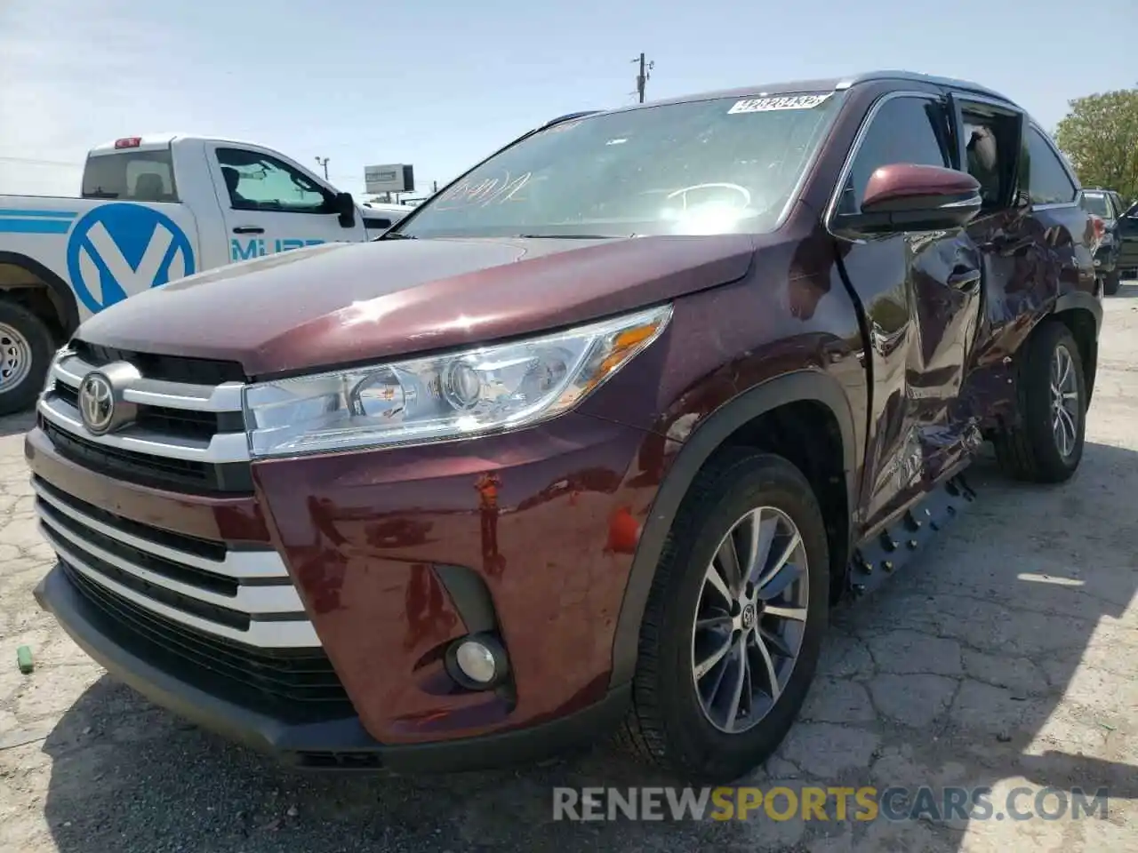 2 Photograph of a damaged car 5TDKZRFH6KS365508 TOYOTA HIGHLANDER 2019