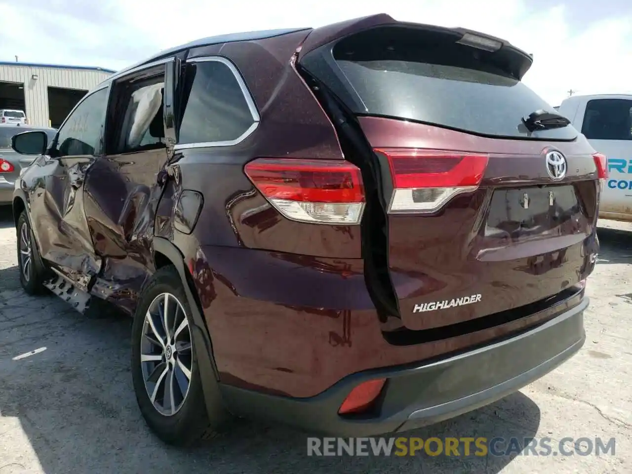 3 Photograph of a damaged car 5TDKZRFH6KS365508 TOYOTA HIGHLANDER 2019