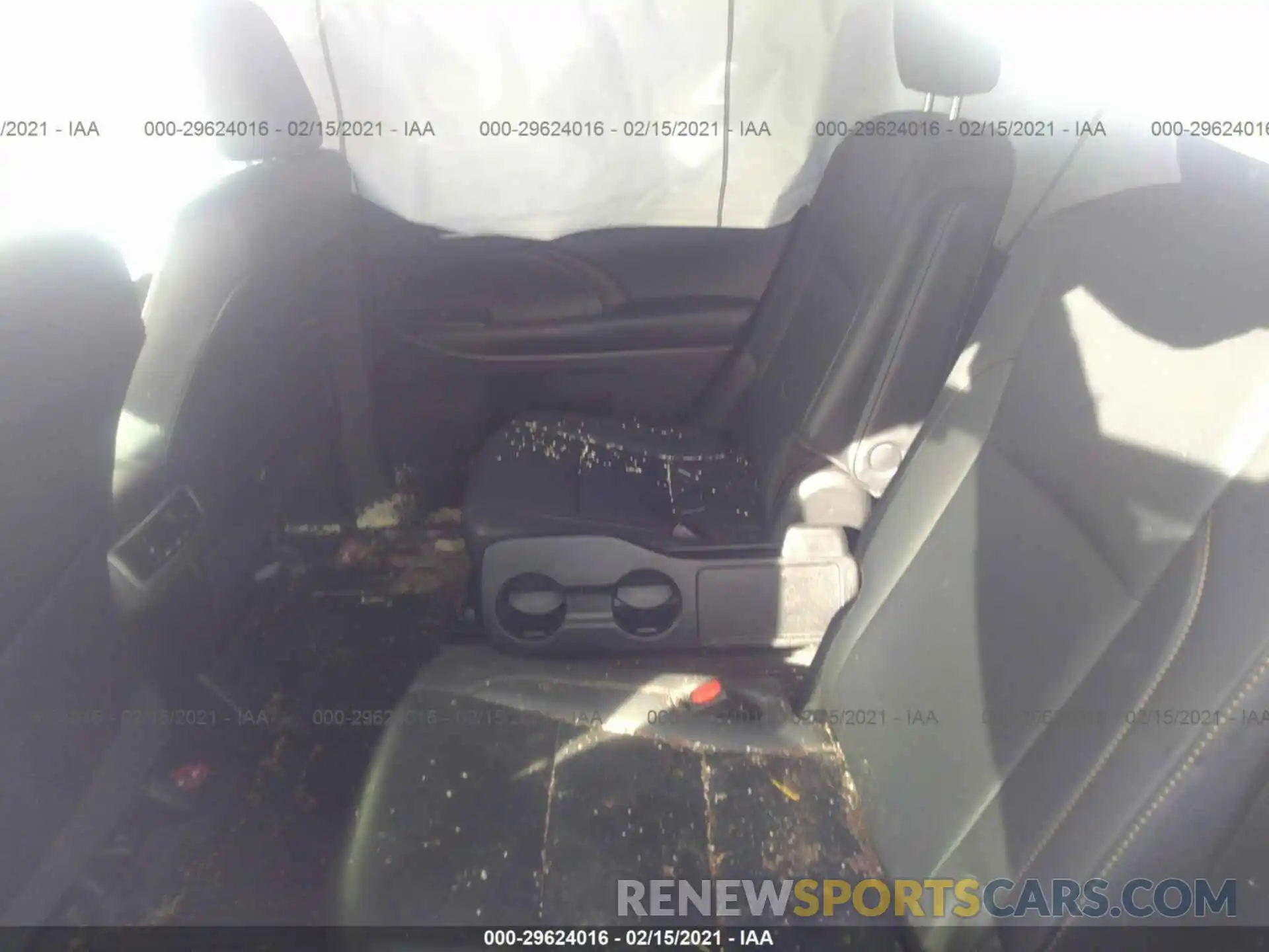 7 Photograph of a damaged car 5TDKZRFH6KS550545 TOYOTA HIGHLANDER 2019