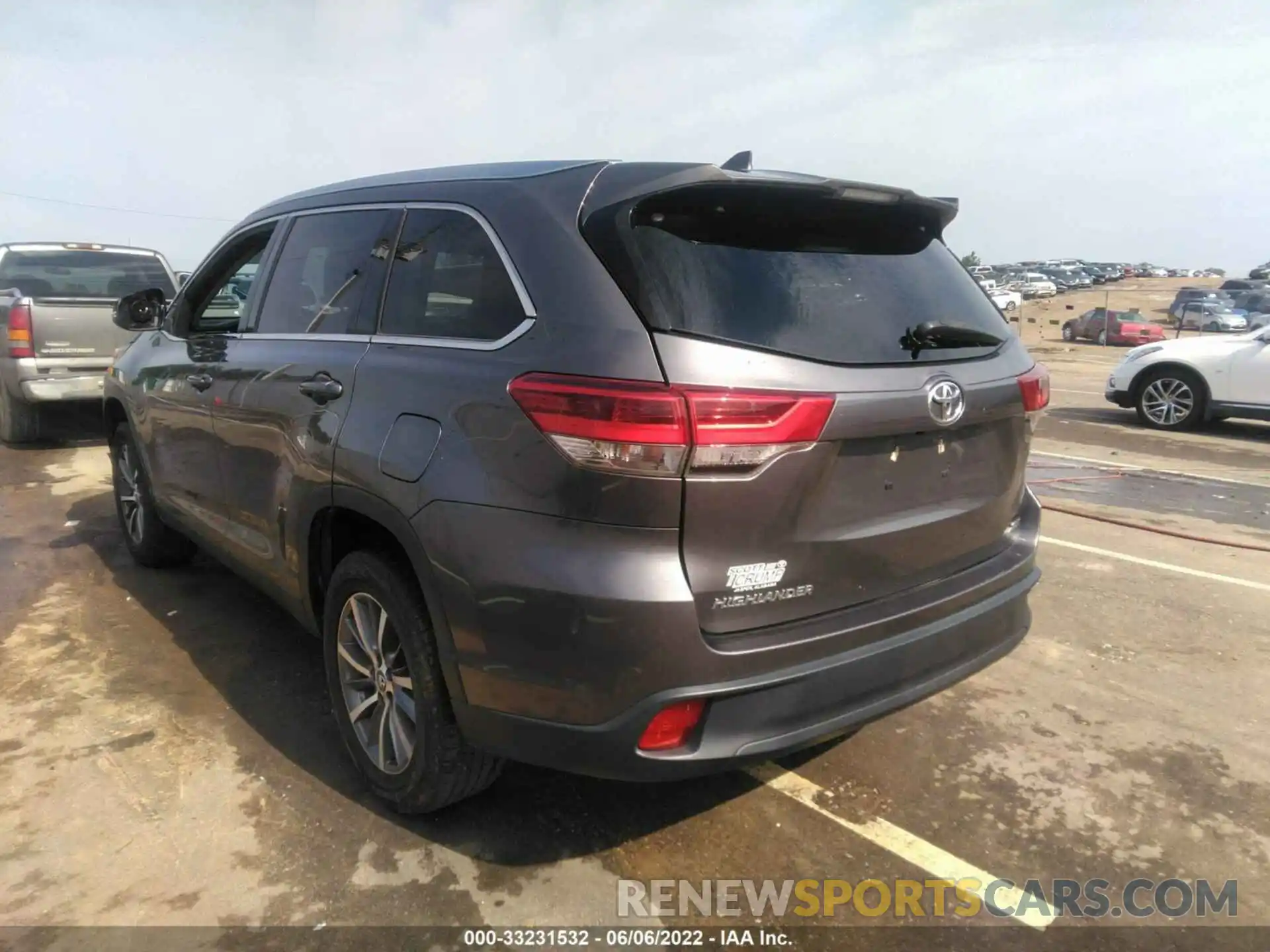 3 Фотография поврежденного автомобиля 5TDKZRFH6KS552098 TOYOTA HIGHLANDER 2019