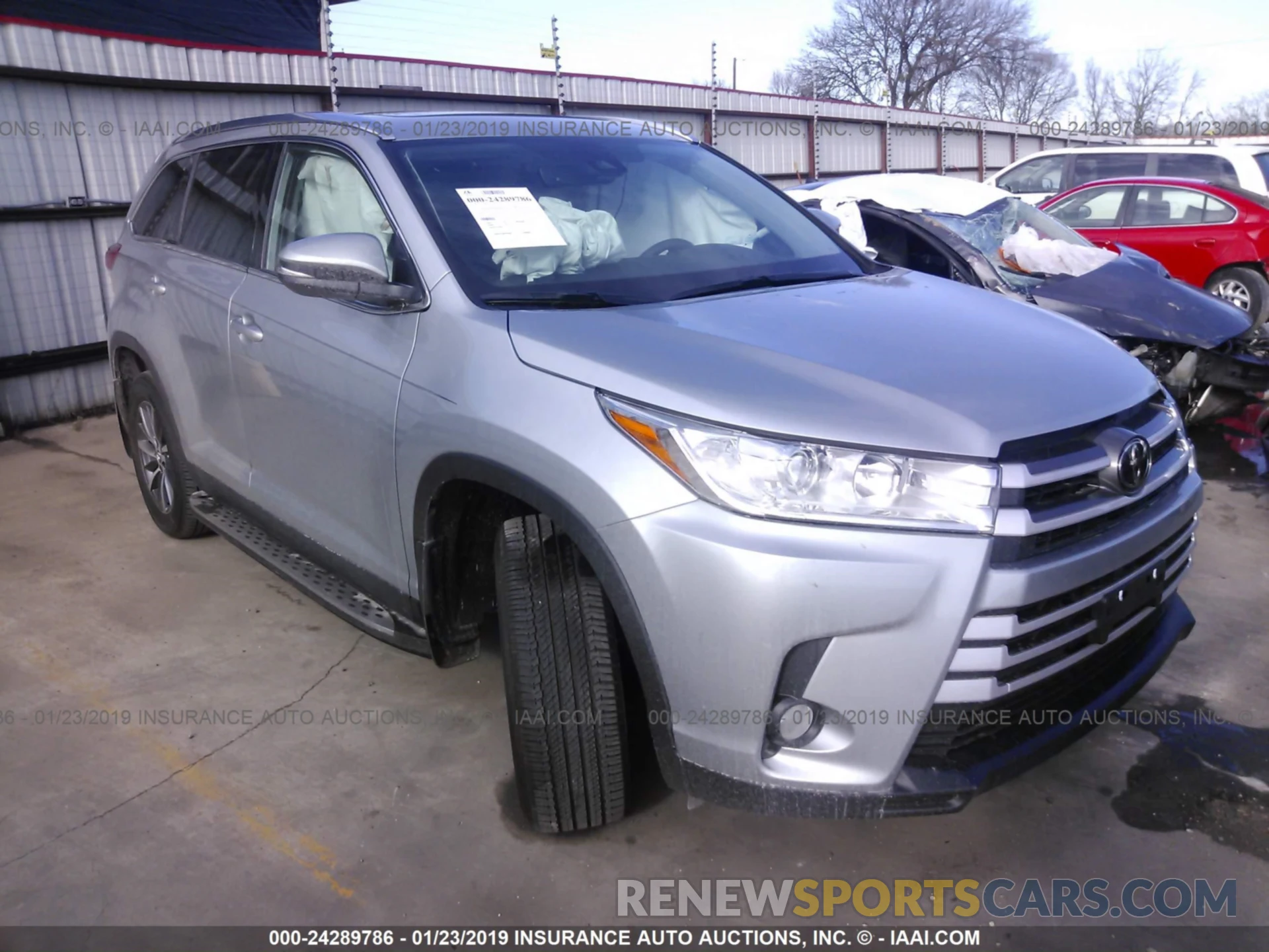 1 Photograph of a damaged car 5TDKZRFH6KS552196 TOYOTA HIGHLANDER 2019