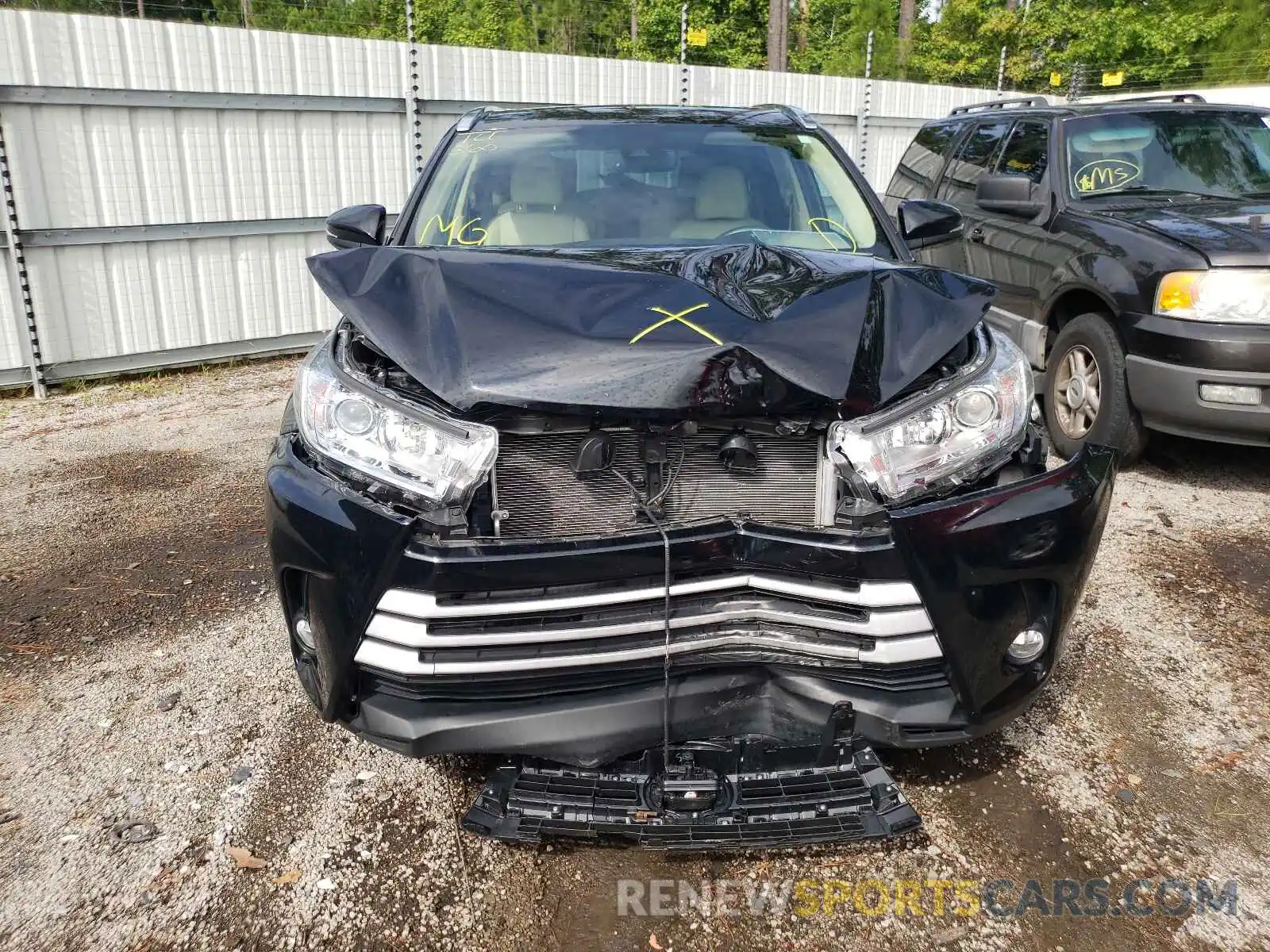 9 Photograph of a damaged car 5TDKZRFH6KS556443 TOYOTA HIGHLANDER 2019