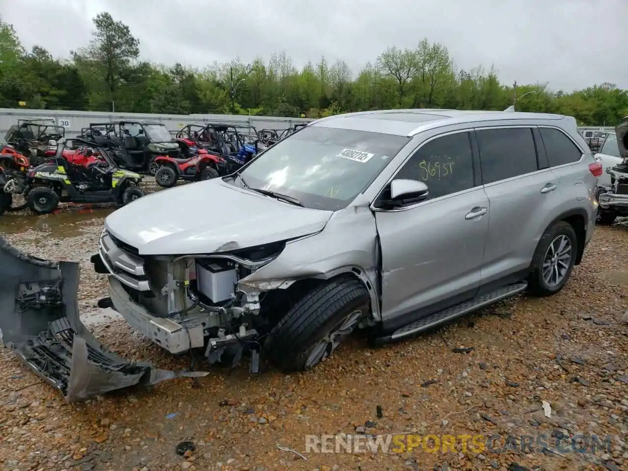 2 Photograph of a damaged car 5TDKZRFH6KS557771 TOYOTA HIGHLANDER 2019