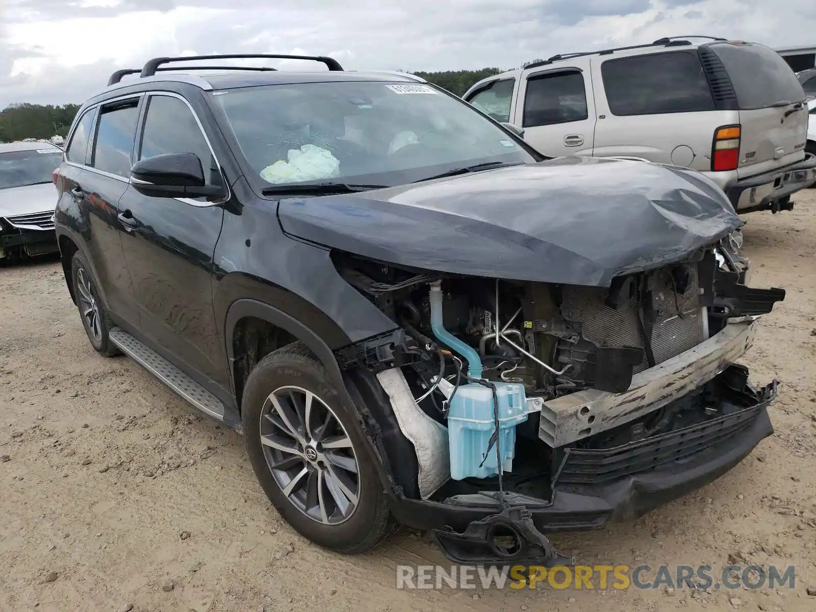 1 Photograph of a damaged car 5TDKZRFH6KS559326 TOYOTA HIGHLANDER 2019