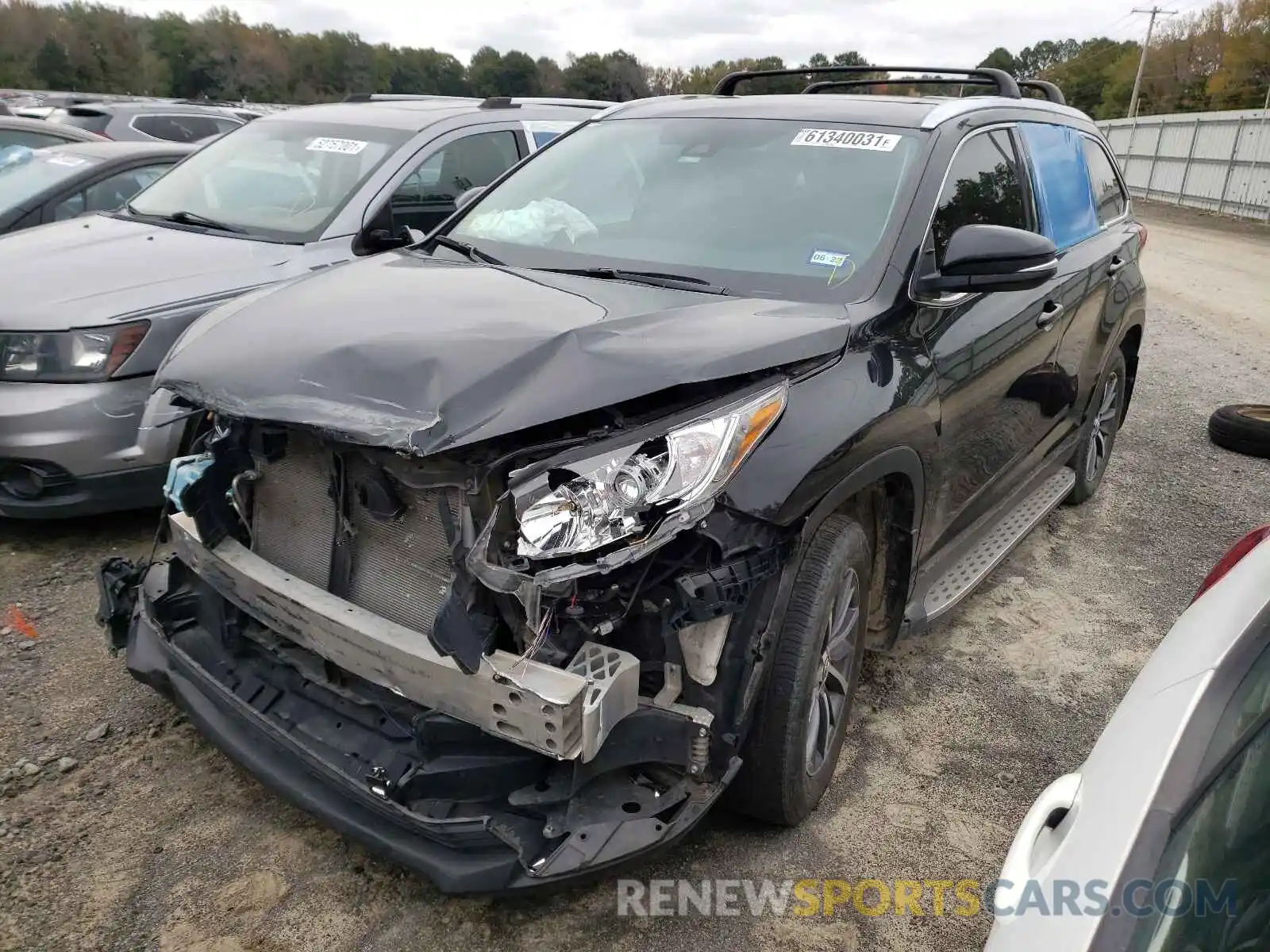 2 Photograph of a damaged car 5TDKZRFH6KS559326 TOYOTA HIGHLANDER 2019