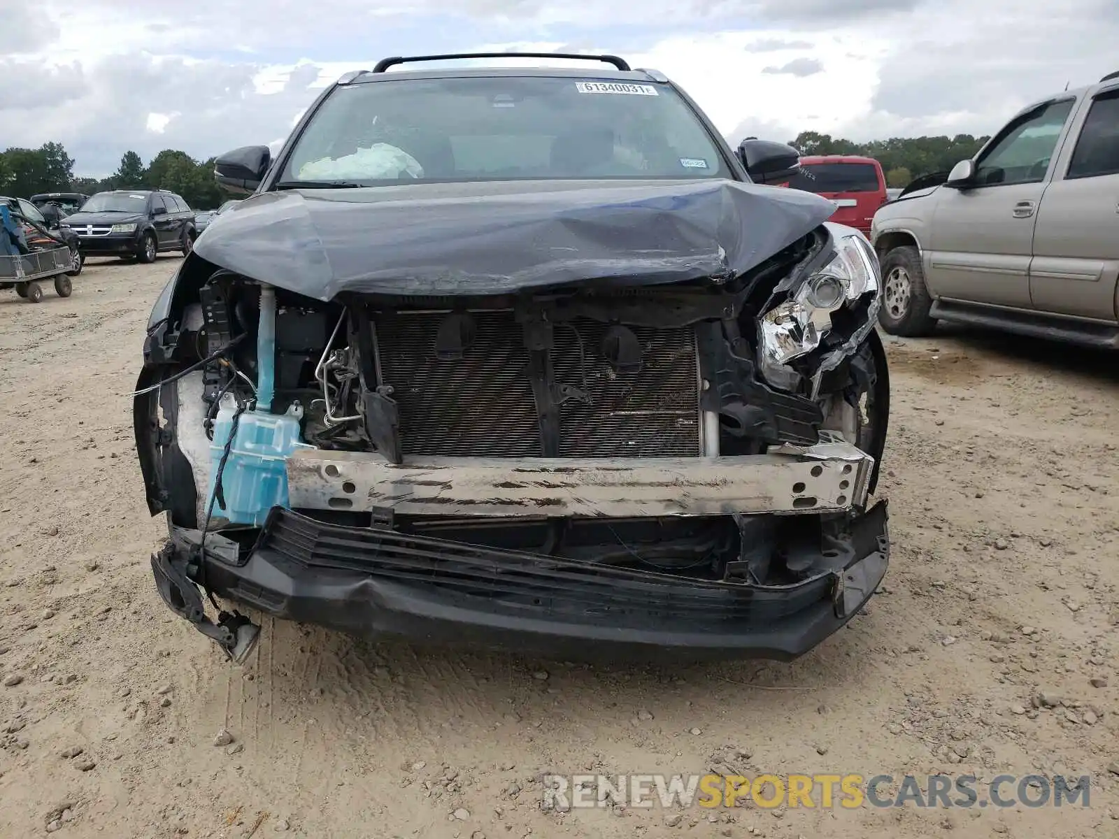 9 Photograph of a damaged car 5TDKZRFH6KS559326 TOYOTA HIGHLANDER 2019