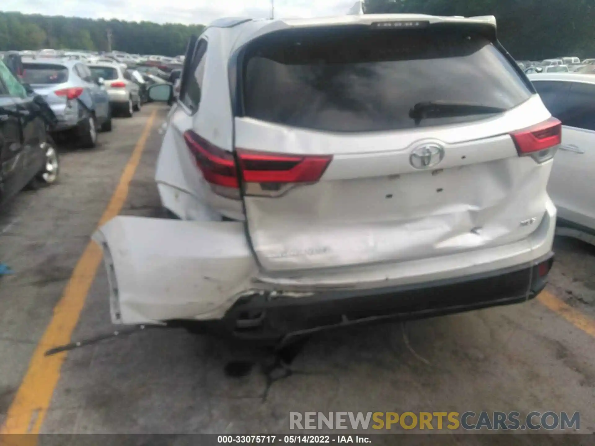 6 Photograph of a damaged car 5TDKZRFH6KS560198 TOYOTA HIGHLANDER 2019