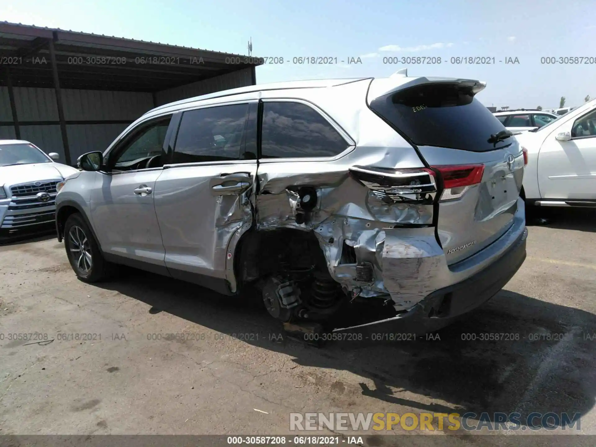 3 Photograph of a damaged car 5TDKZRFH6KS560301 TOYOTA HIGHLANDER 2019