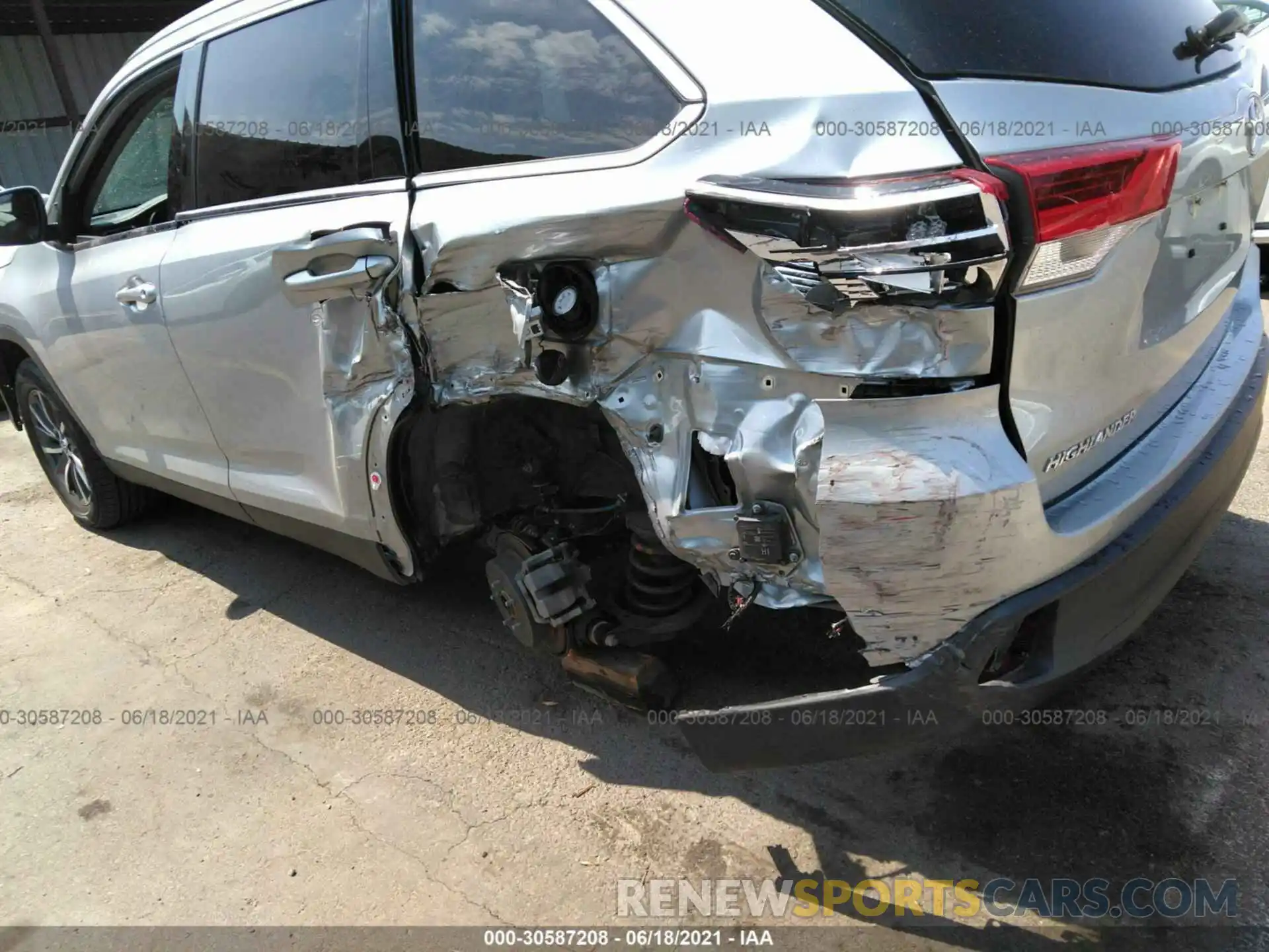 6 Photograph of a damaged car 5TDKZRFH6KS560301 TOYOTA HIGHLANDER 2019