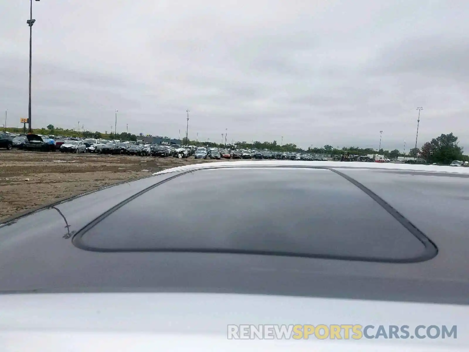 9 Photograph of a damaged car 5TDKZRFH6KS564574 TOYOTA HIGHLANDER 2019