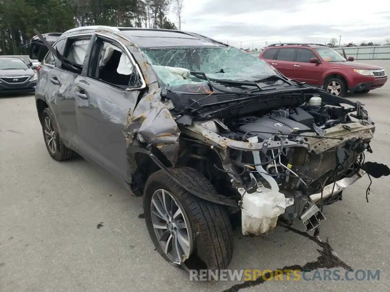 1 Photograph of a damaged car 5TDKZRFH6KS564963 TOYOTA HIGHLANDER 2019