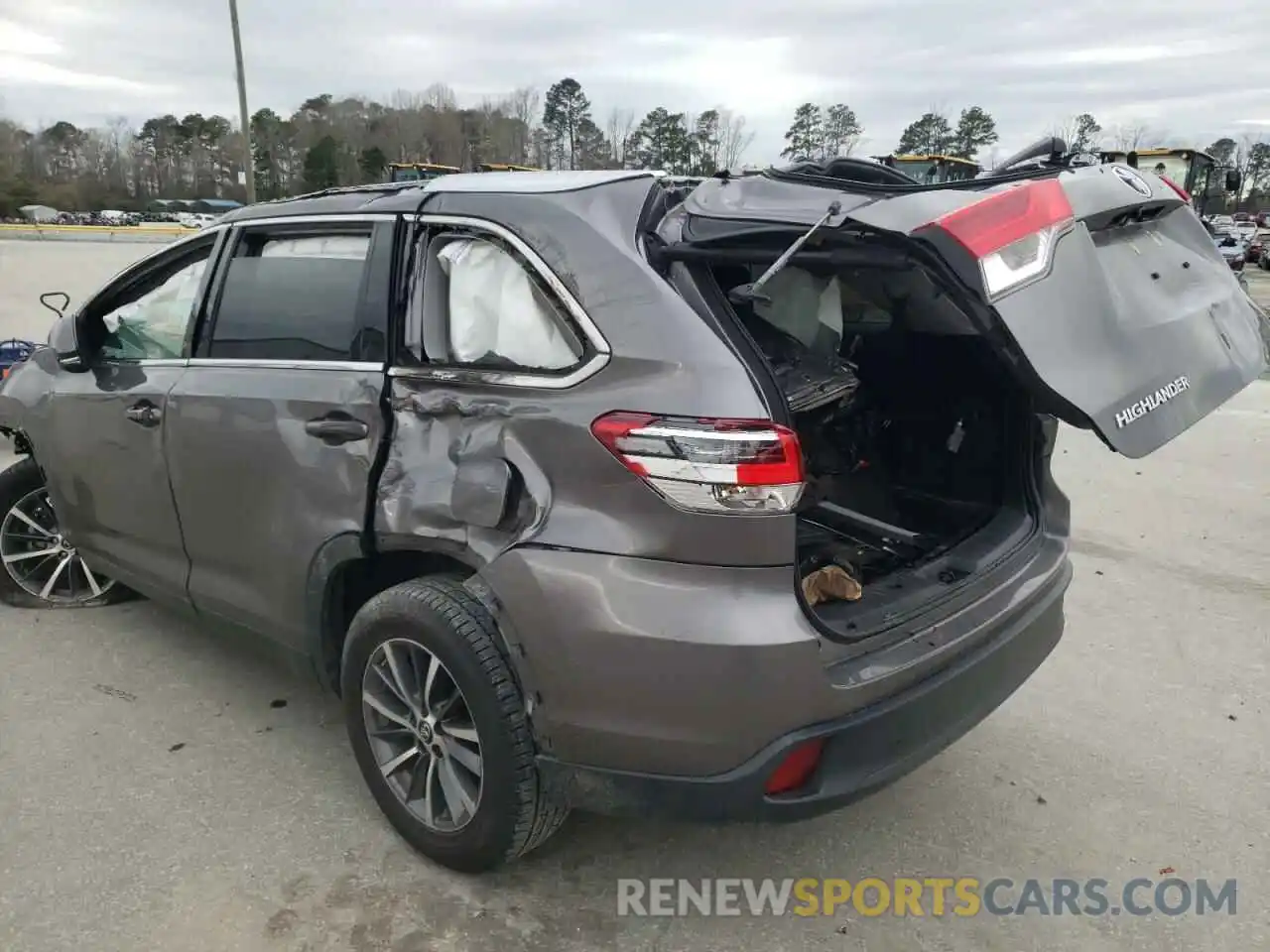 10 Photograph of a damaged car 5TDKZRFH6KS564963 TOYOTA HIGHLANDER 2019