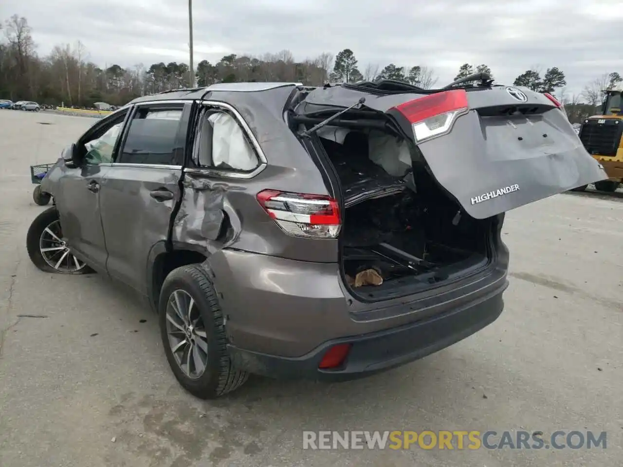 3 Photograph of a damaged car 5TDKZRFH6KS564963 TOYOTA HIGHLANDER 2019