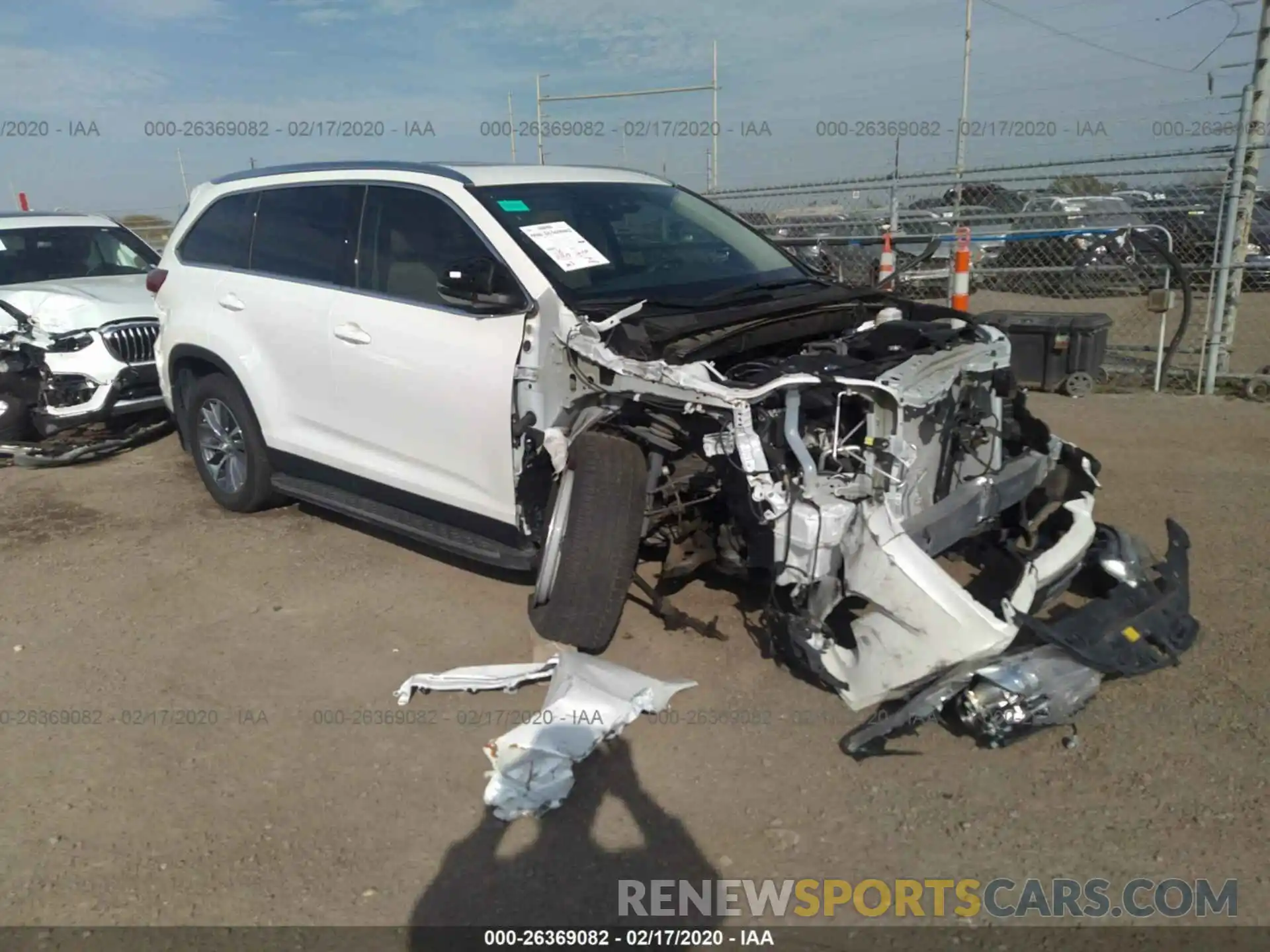 1 Photograph of a damaged car 5TDKZRFH6KS566681 TOYOTA HIGHLANDER 2019