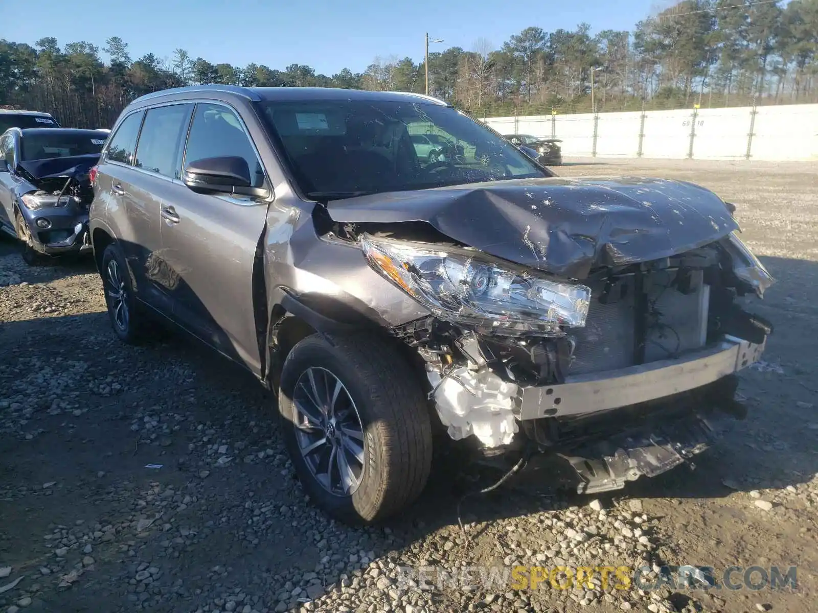 1 Photograph of a damaged car 5TDKZRFH6KS567880 TOYOTA HIGHLANDER 2019