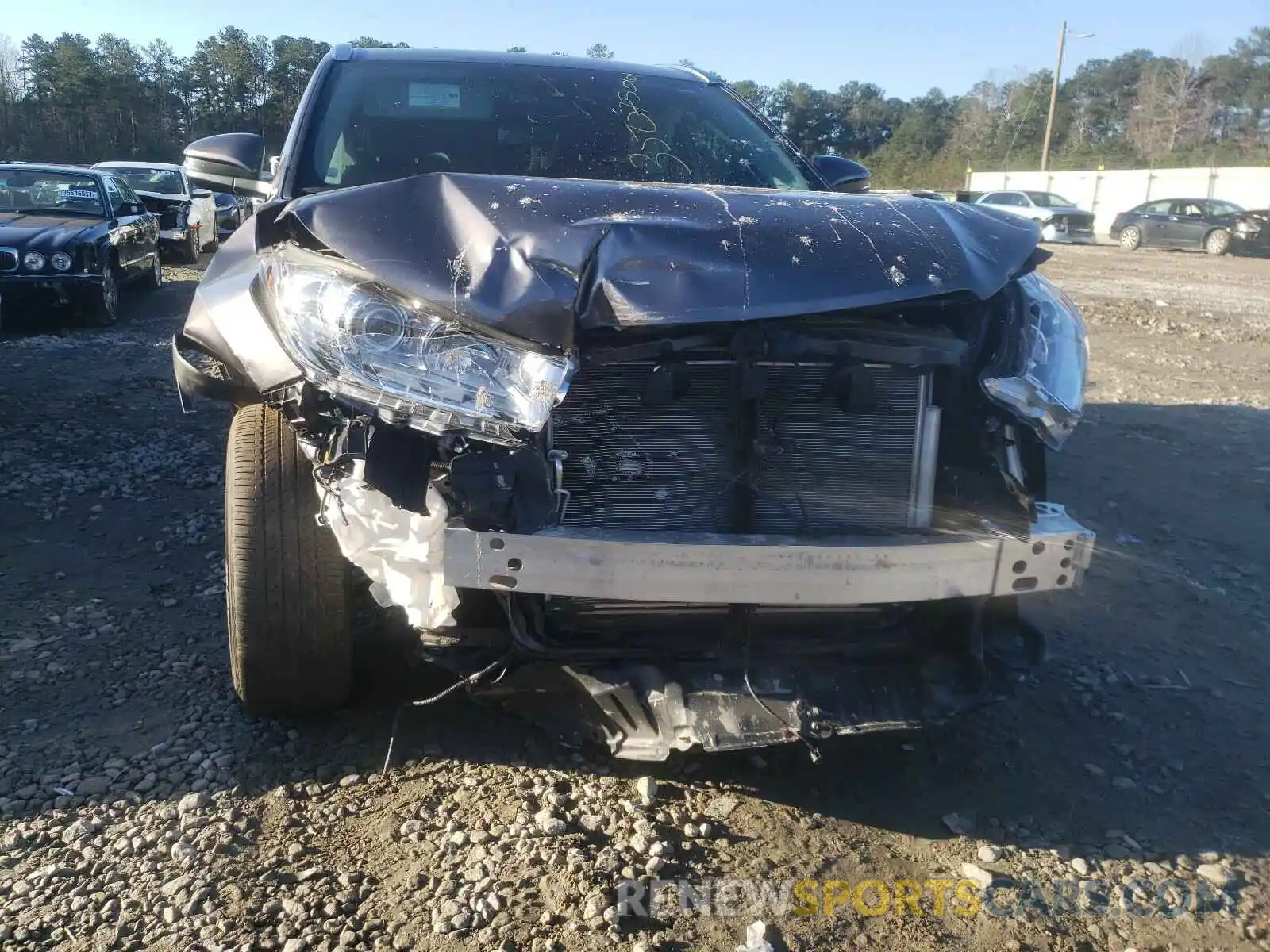 9 Photograph of a damaged car 5TDKZRFH6KS567880 TOYOTA HIGHLANDER 2019