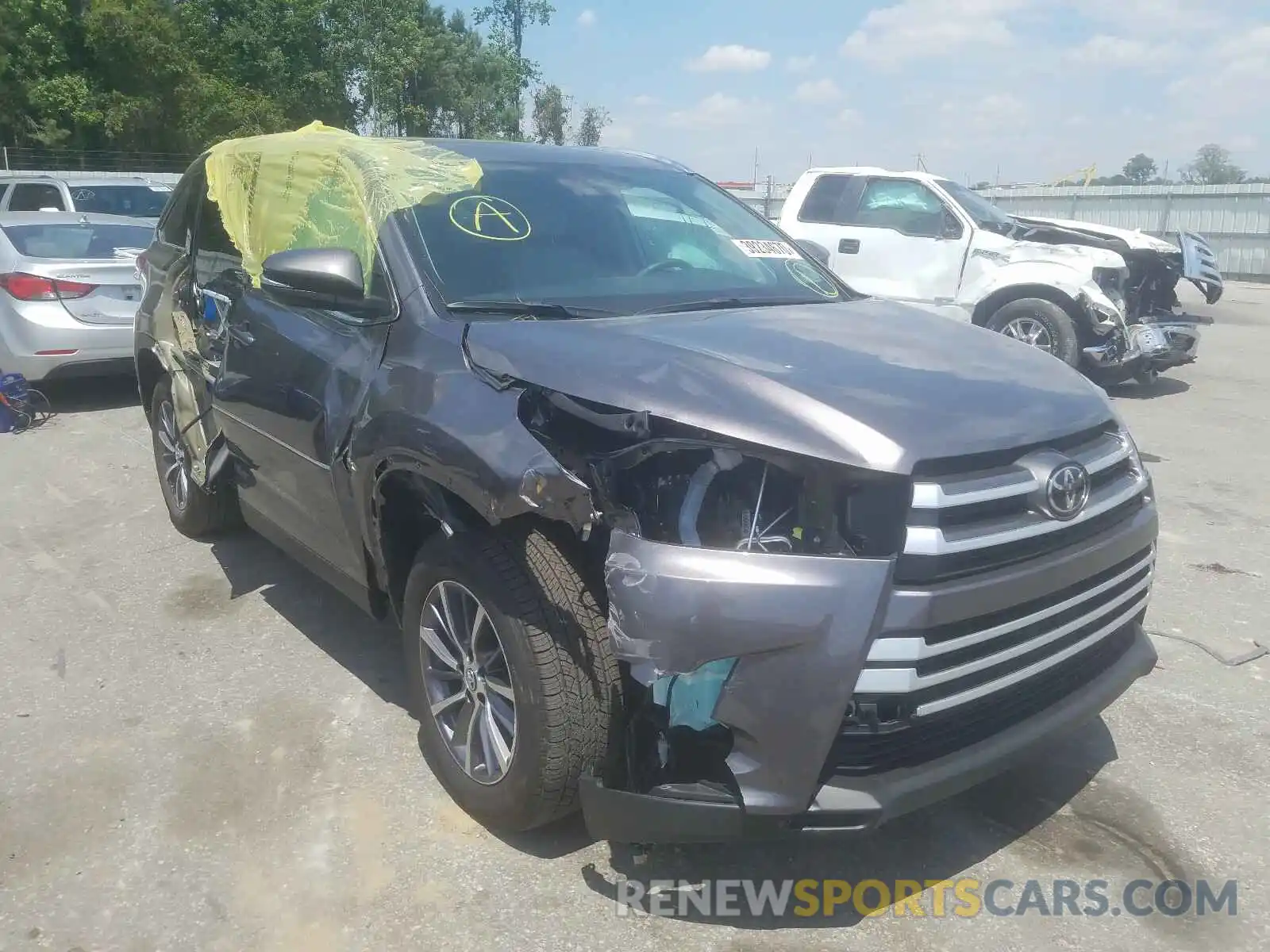 1 Photograph of a damaged car 5TDKZRFH6KS568656 TOYOTA HIGHLANDER 2019