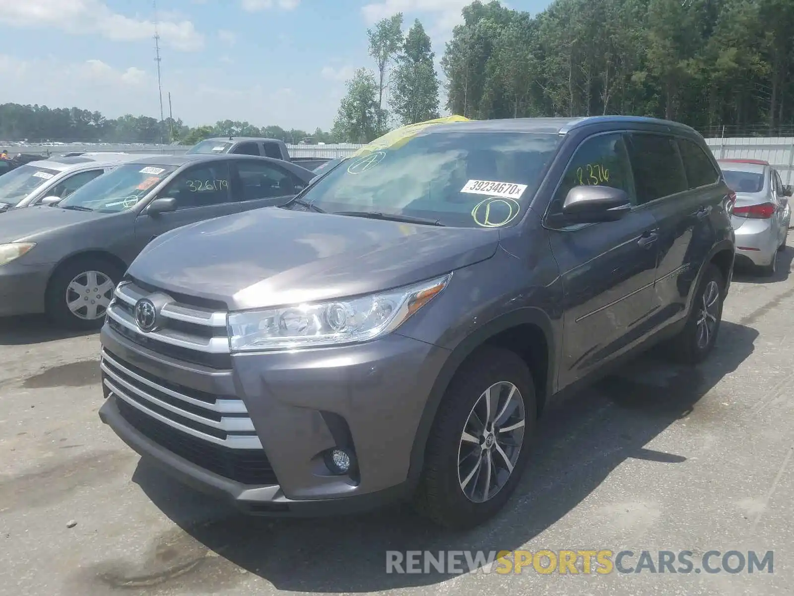 2 Photograph of a damaged car 5TDKZRFH6KS568656 TOYOTA HIGHLANDER 2019