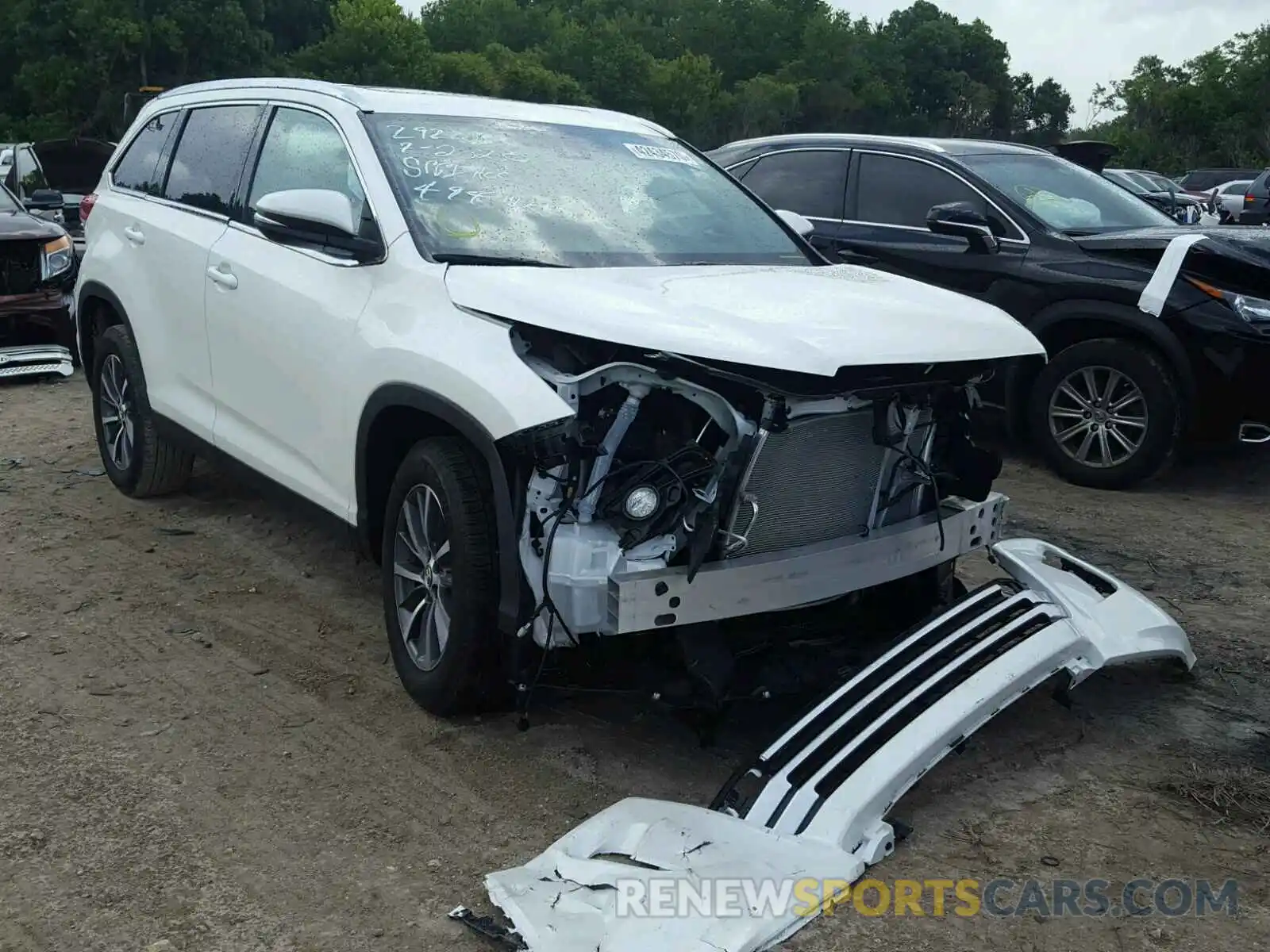 1 Photograph of a damaged car 5TDKZRFH6KS569595 TOYOTA HIGHLANDER 2019