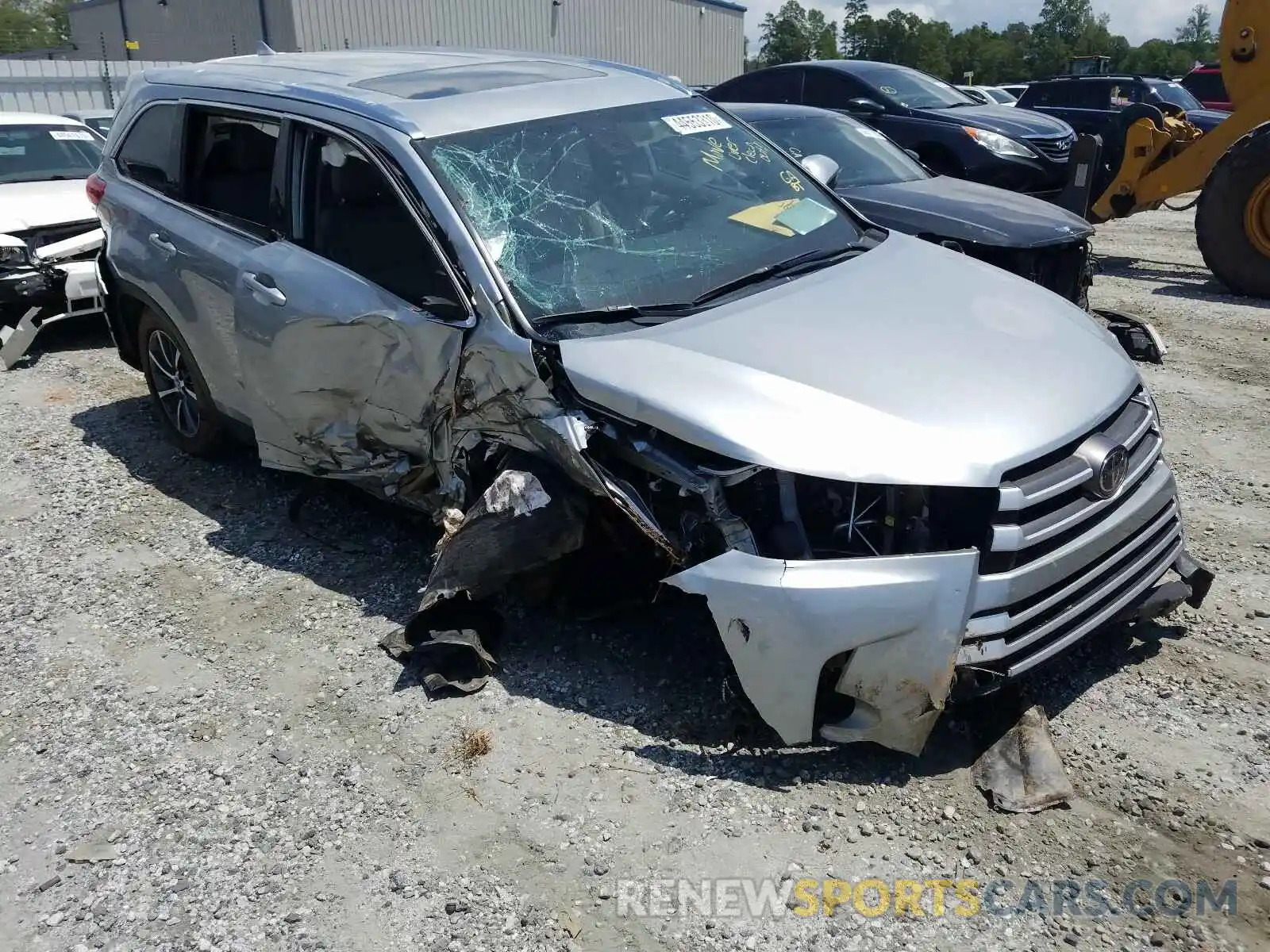 1 Photograph of a damaged car 5TDKZRFH6KS571203 TOYOTA HIGHLANDER 2019