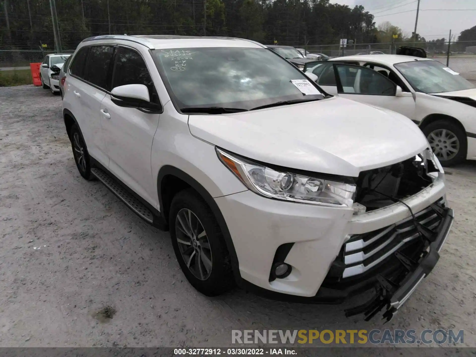 1 Photograph of a damaged car 5TDKZRFH6KS571749 TOYOTA HIGHLANDER 2019