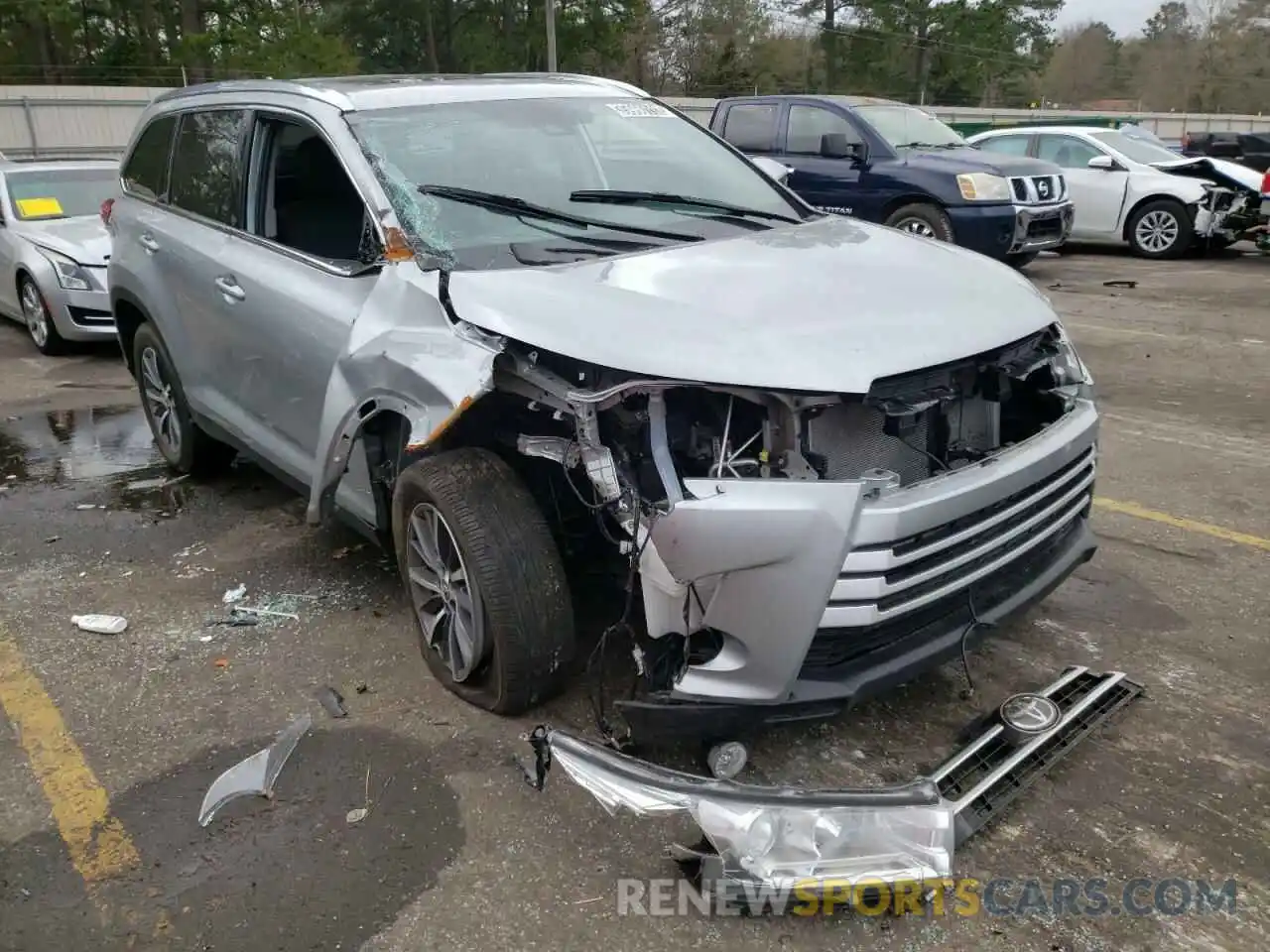 1 Photograph of a damaged car 5TDKZRFH6KS572304 TOYOTA HIGHLANDER 2019