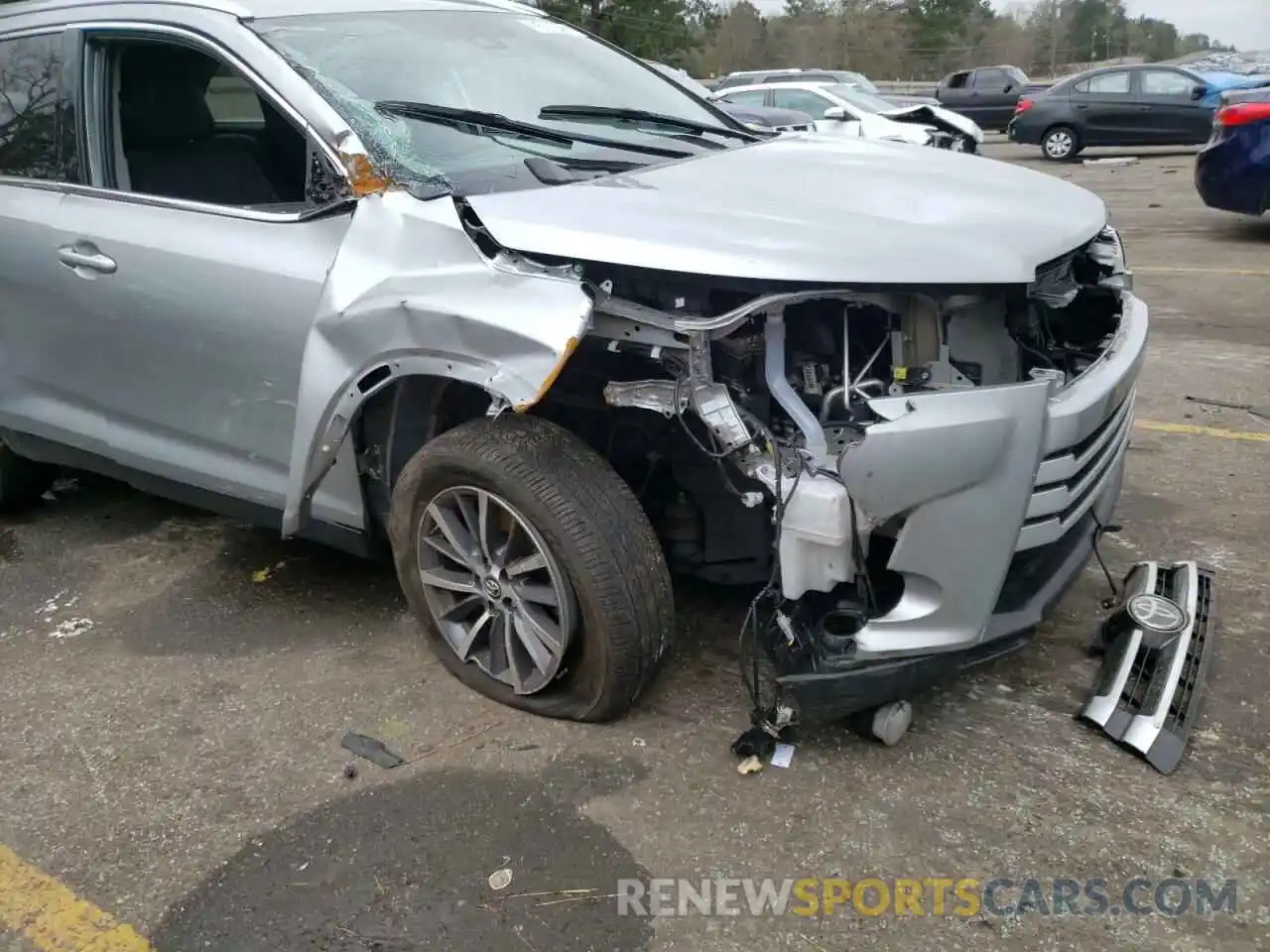 9 Photograph of a damaged car 5TDKZRFH6KS572304 TOYOTA HIGHLANDER 2019