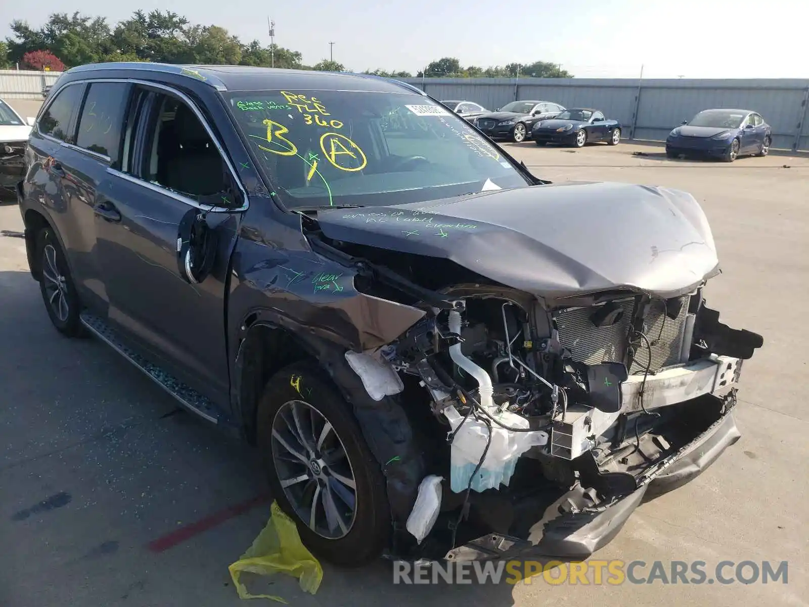 1 Photograph of a damaged car 5TDKZRFH6KS572349 TOYOTA HIGHLANDER 2019