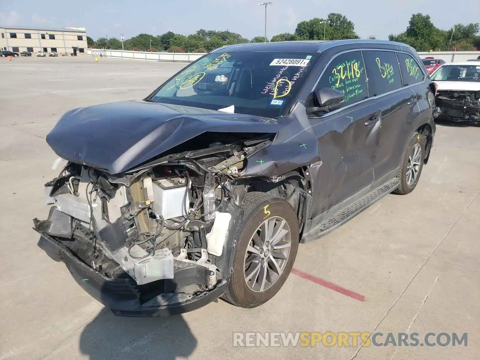 2 Photograph of a damaged car 5TDKZRFH6KS572349 TOYOTA HIGHLANDER 2019