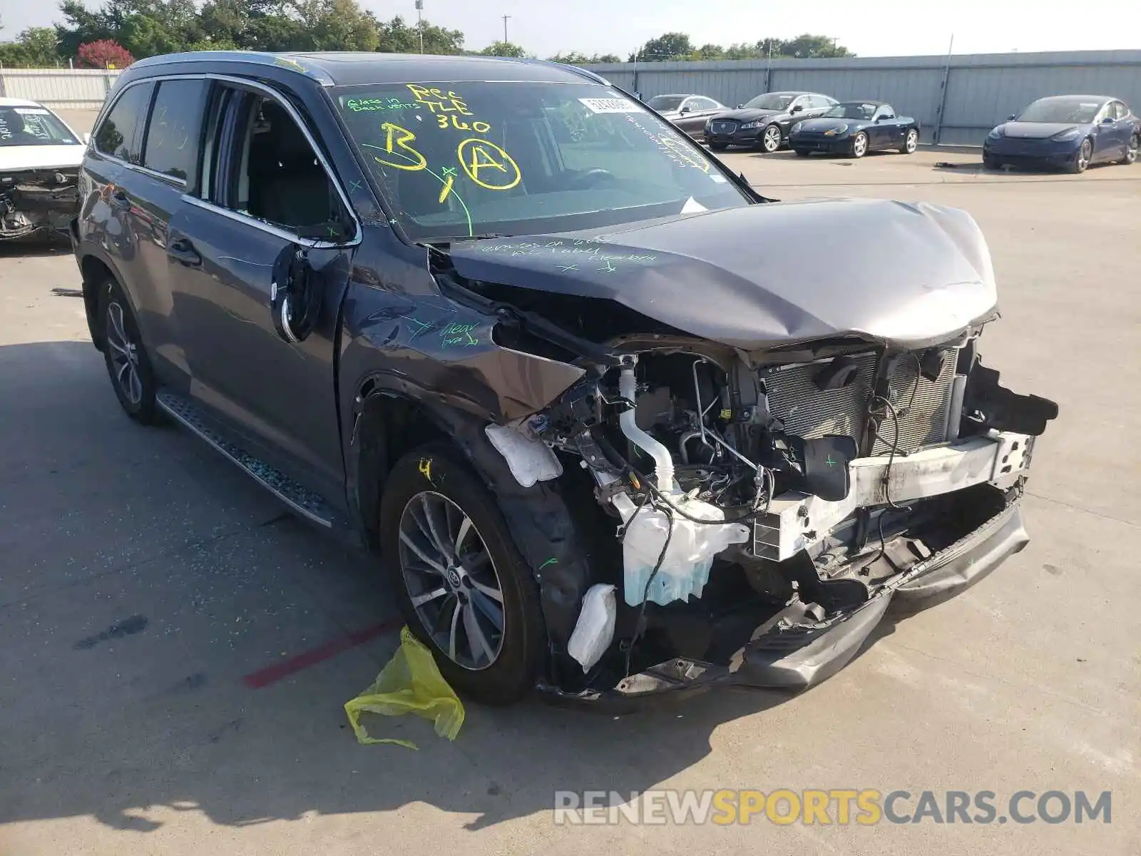 9 Photograph of a damaged car 5TDKZRFH6KS572349 TOYOTA HIGHLANDER 2019