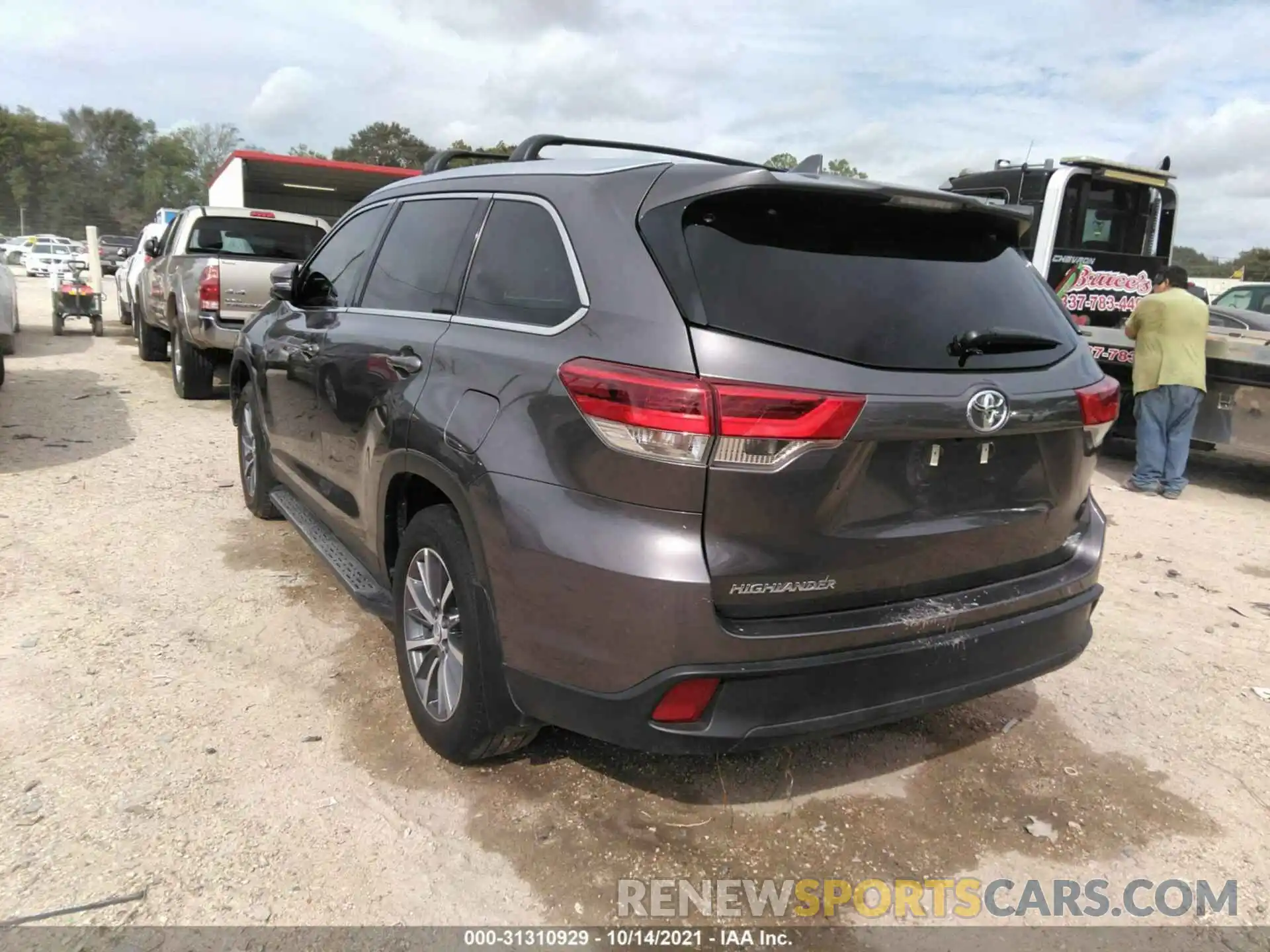 3 Фотография поврежденного автомобиля 5TDKZRFH6KS572514 TOYOTA HIGHLANDER 2019