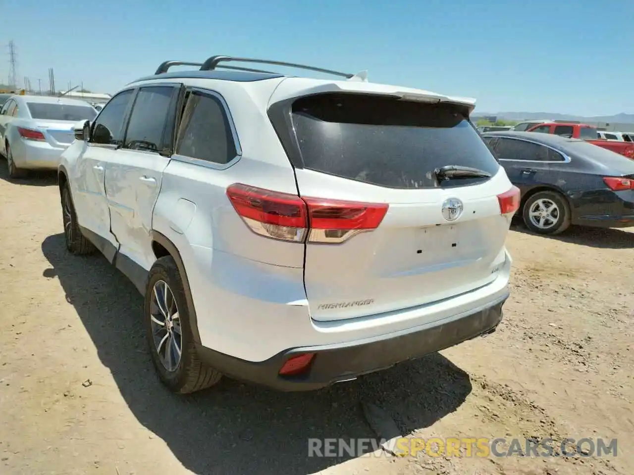 3 Photograph of a damaged car 5TDKZRFH6KS574229 TOYOTA HIGHLANDER 2019