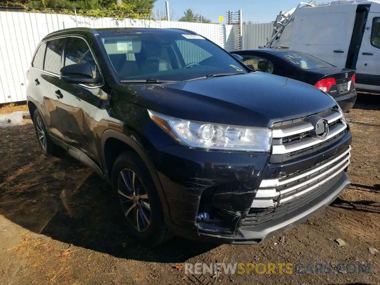 1 Photograph of a damaged car 5TDKZRFH6KS574943 TOYOTA HIGHLANDER 2019