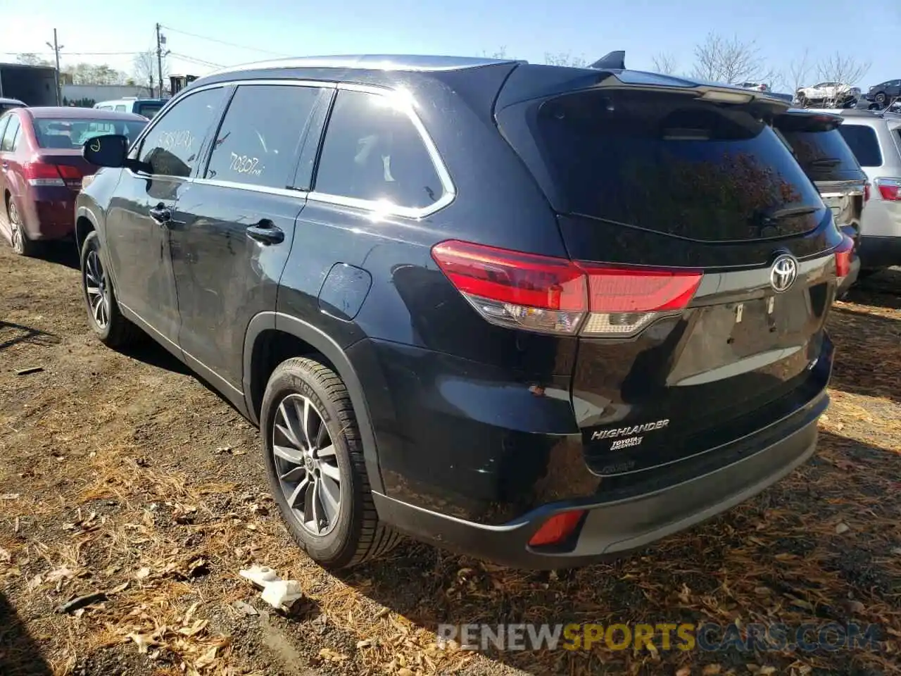 3 Photograph of a damaged car 5TDKZRFH6KS574943 TOYOTA HIGHLANDER 2019