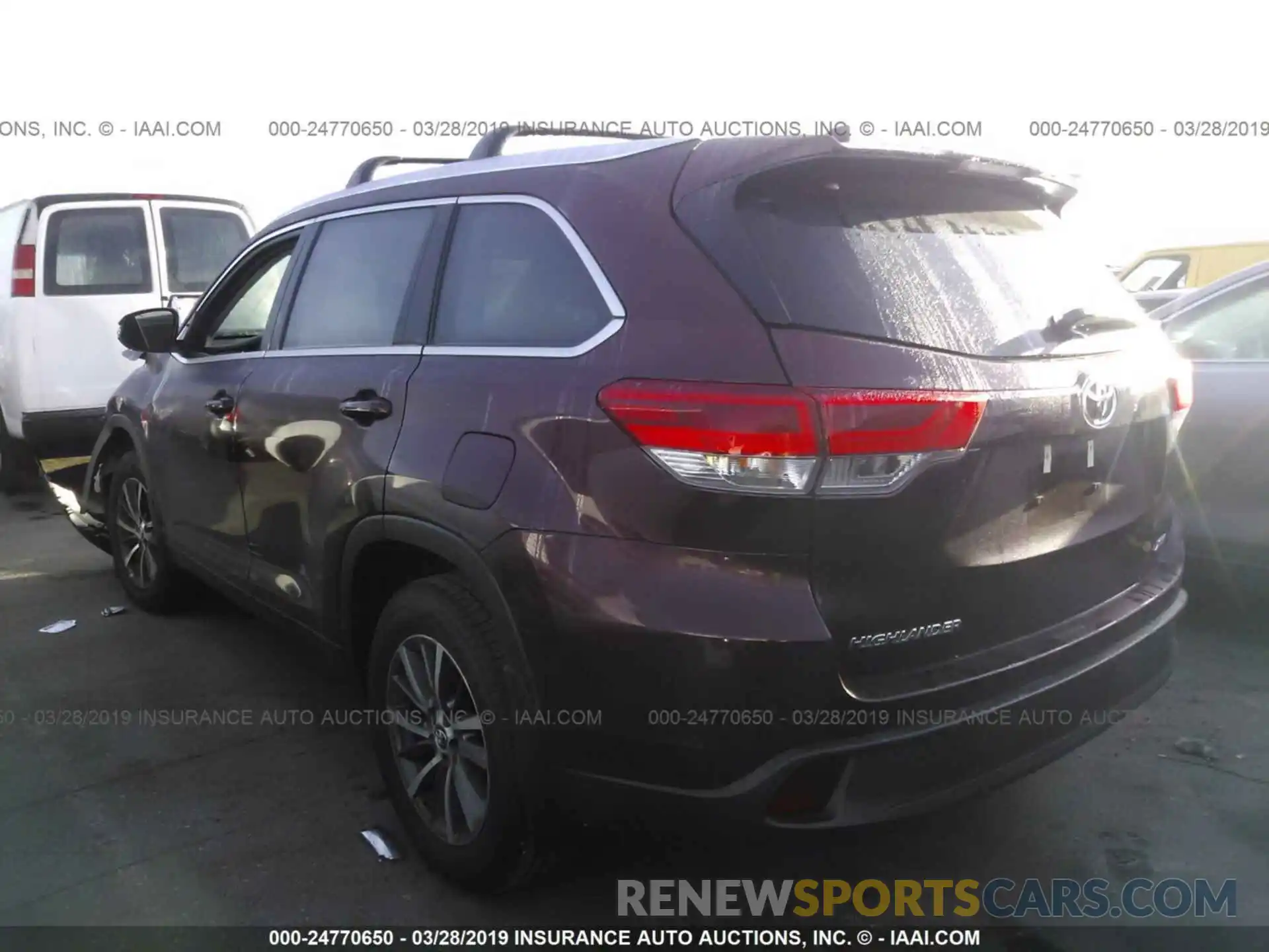 3 Photograph of a damaged car 5TDKZRFH7KS295369 TOYOTA HIGHLANDER 2019