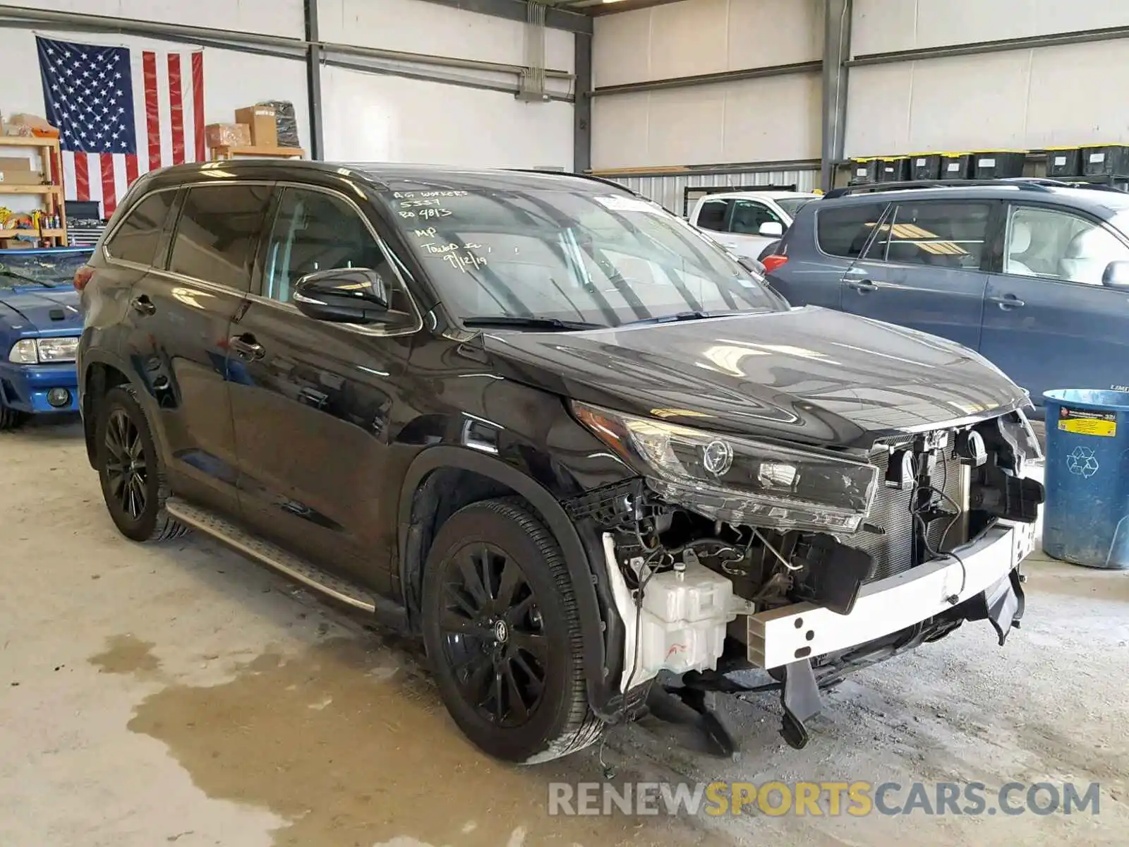 1 Photograph of a damaged car 5TDKZRFH7KS300599 TOYOTA HIGHLANDER 2019